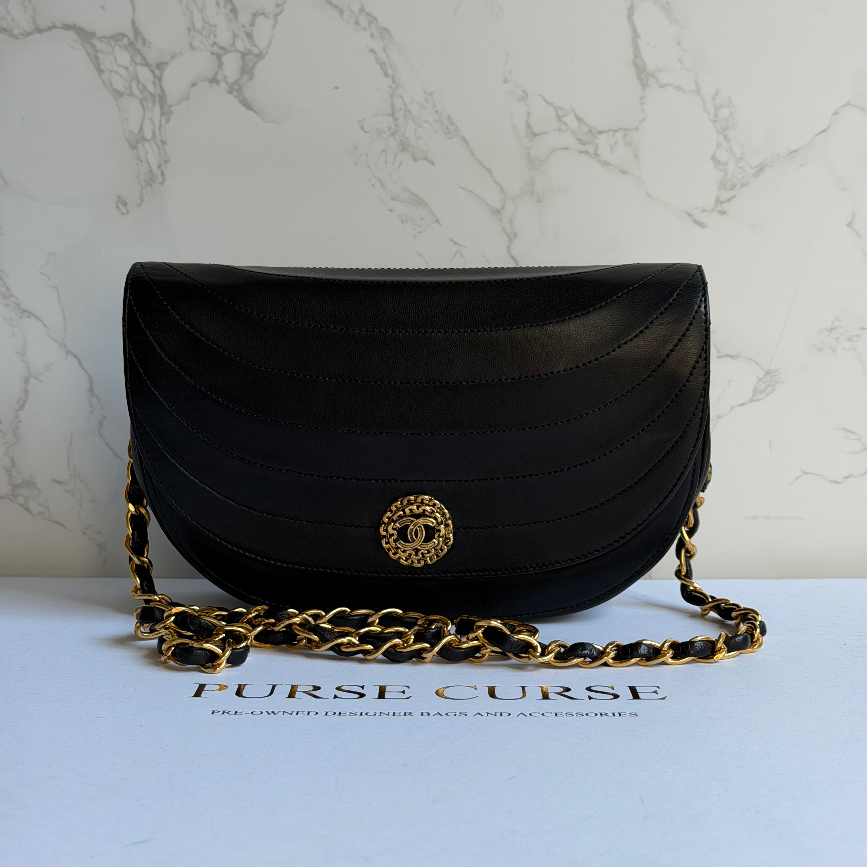 Chanel vintage half moon flap zwart