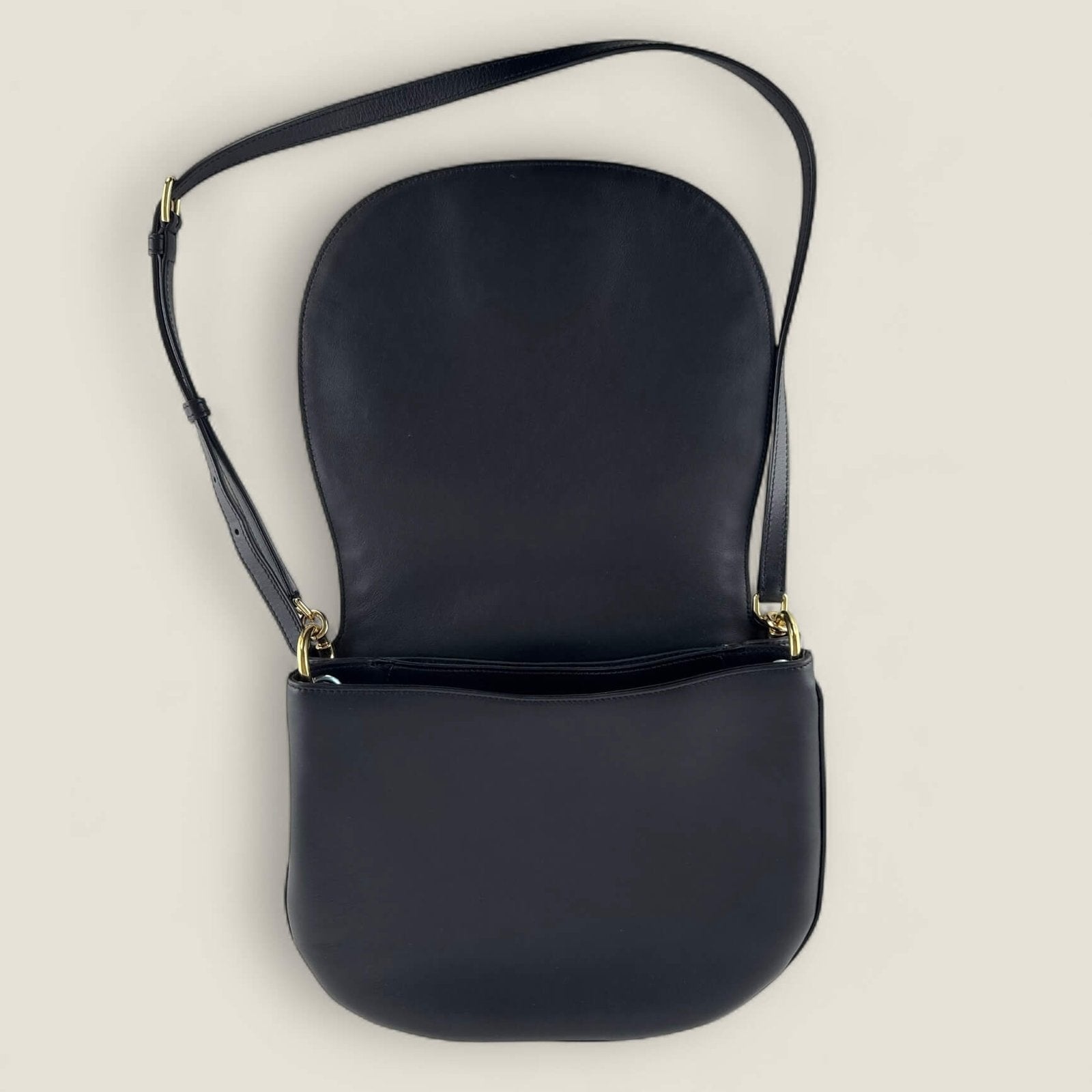 Interior authentic Dolce & Gabbana DG Millennials crossbody