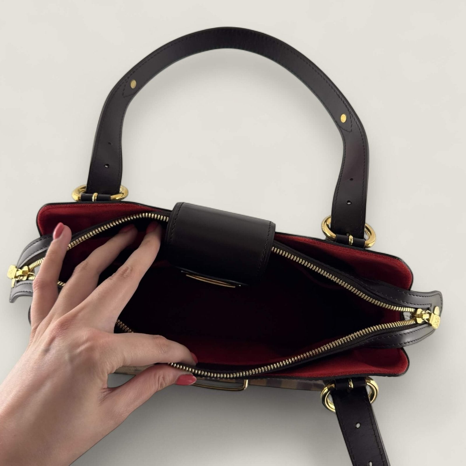 Binnenkant authentieke Louis Vuitton Sistina tas