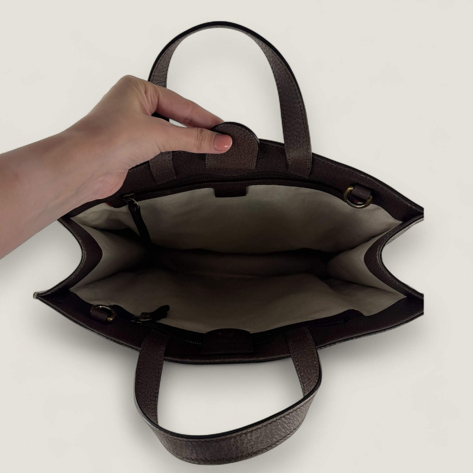 Interior original Gucci handbag
