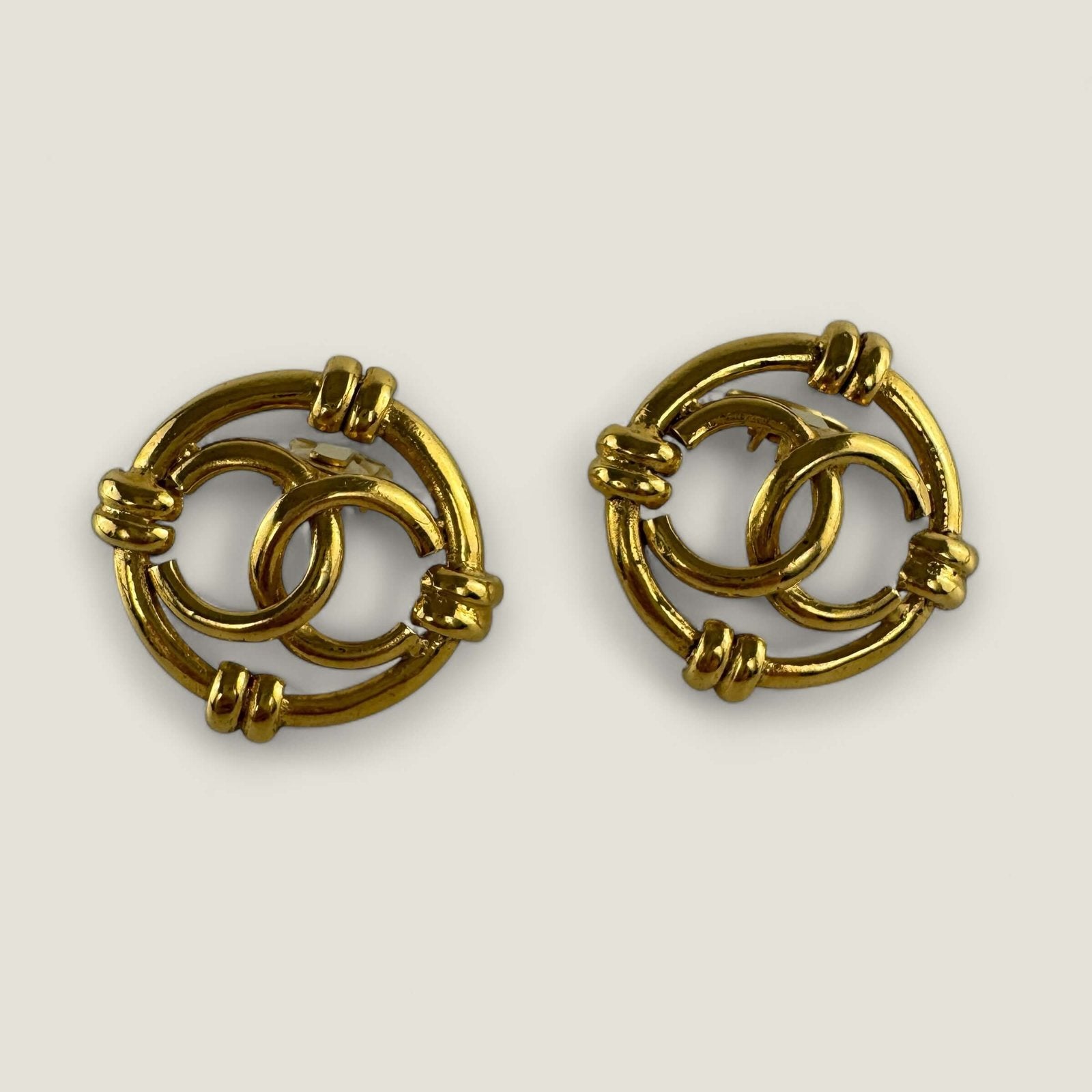 Chanel 1993 earrings gold clip on