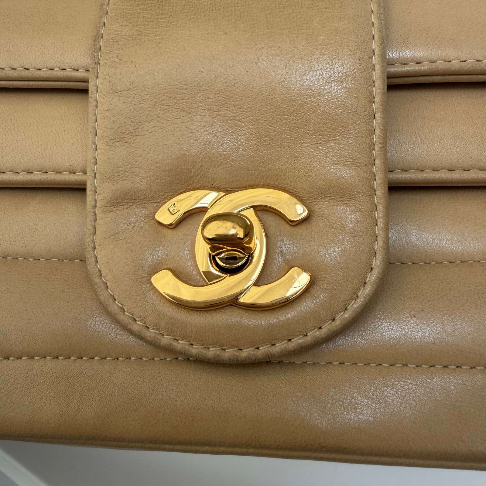 Chanel 24k verguld hardware detail