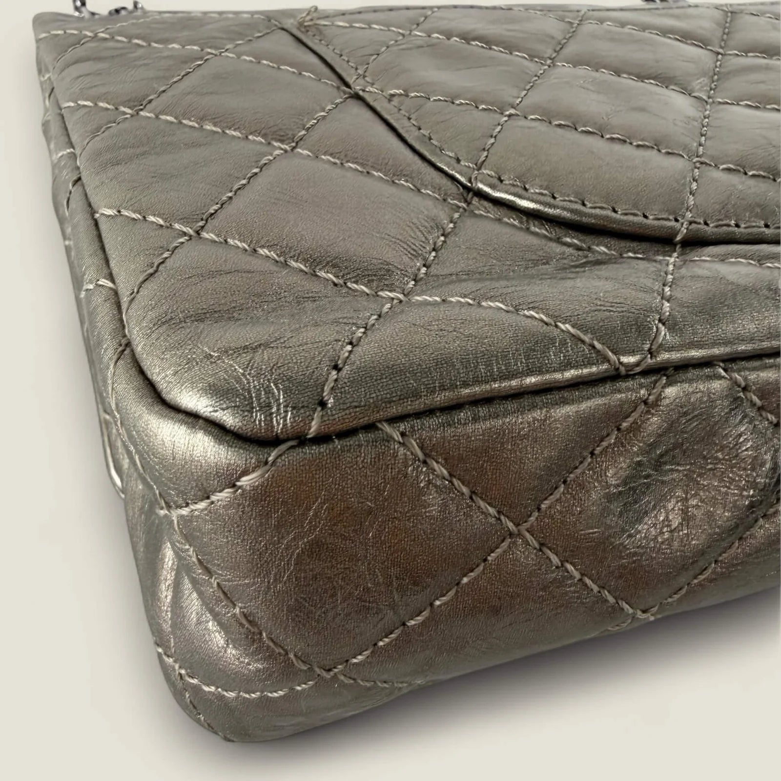 Chanel Reissue metallic bronze tas met dustbag