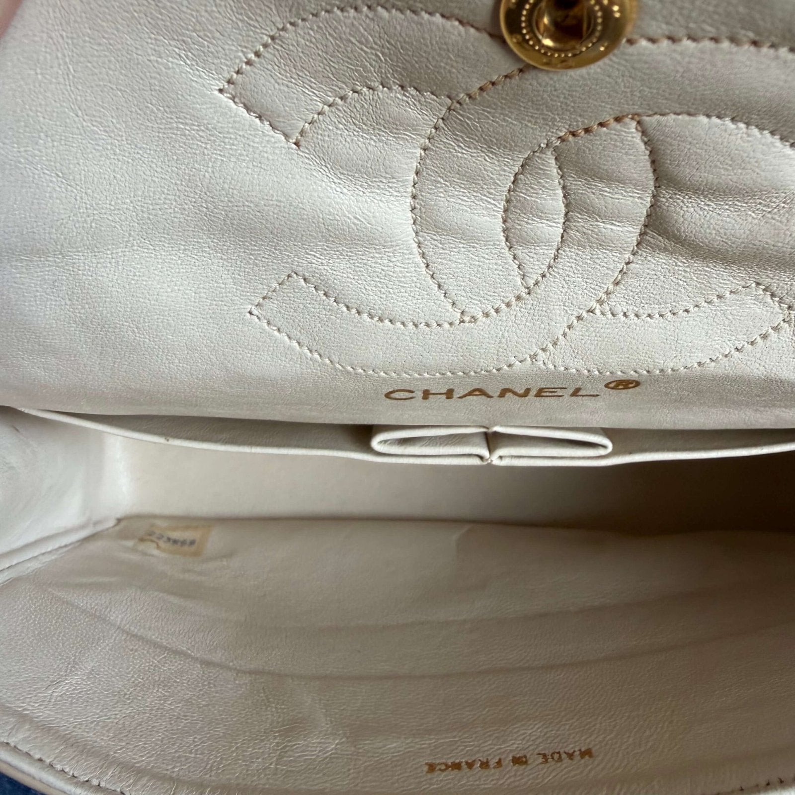Chanel classic flap bag interior