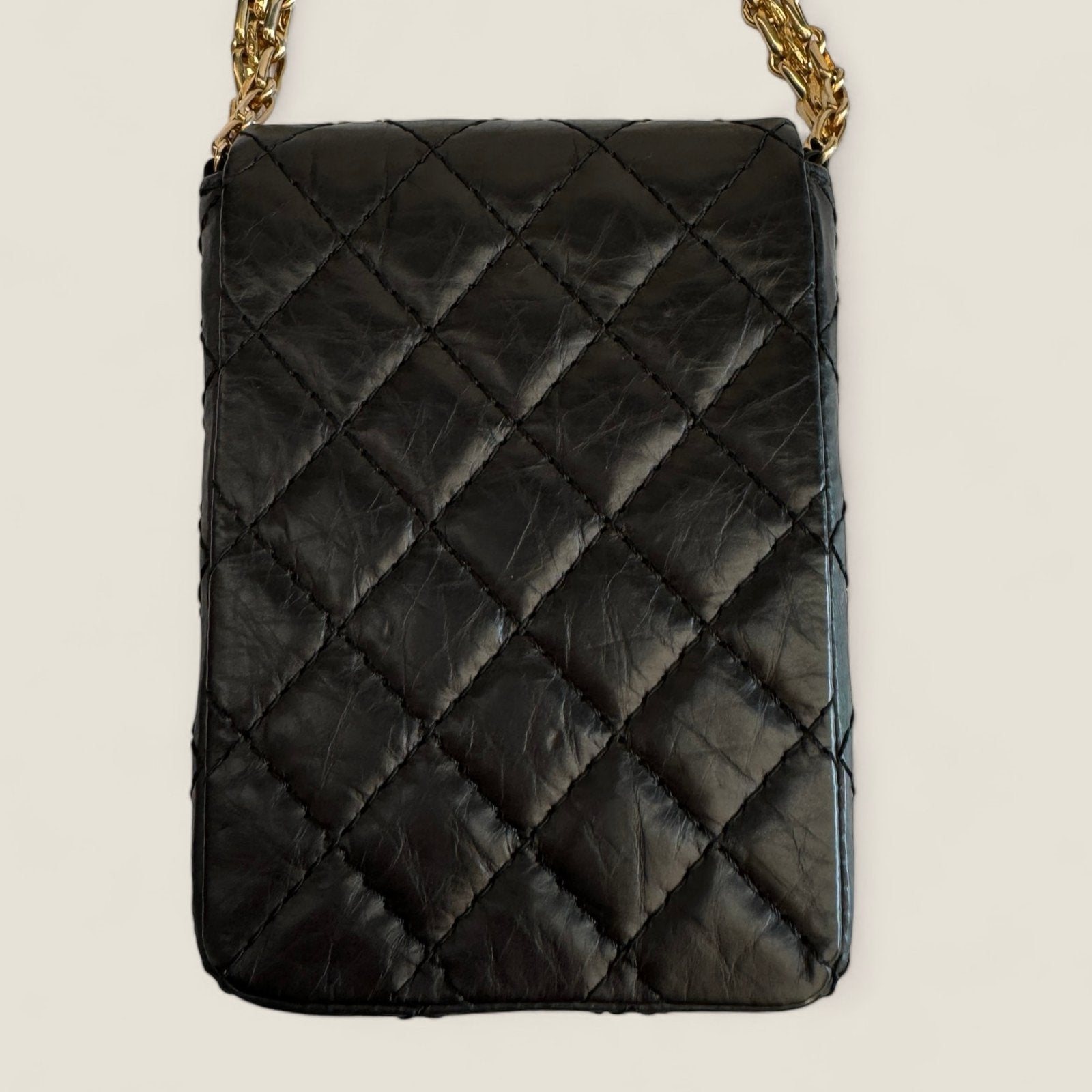 Chanel case phone noir reissue 2.55 2005
