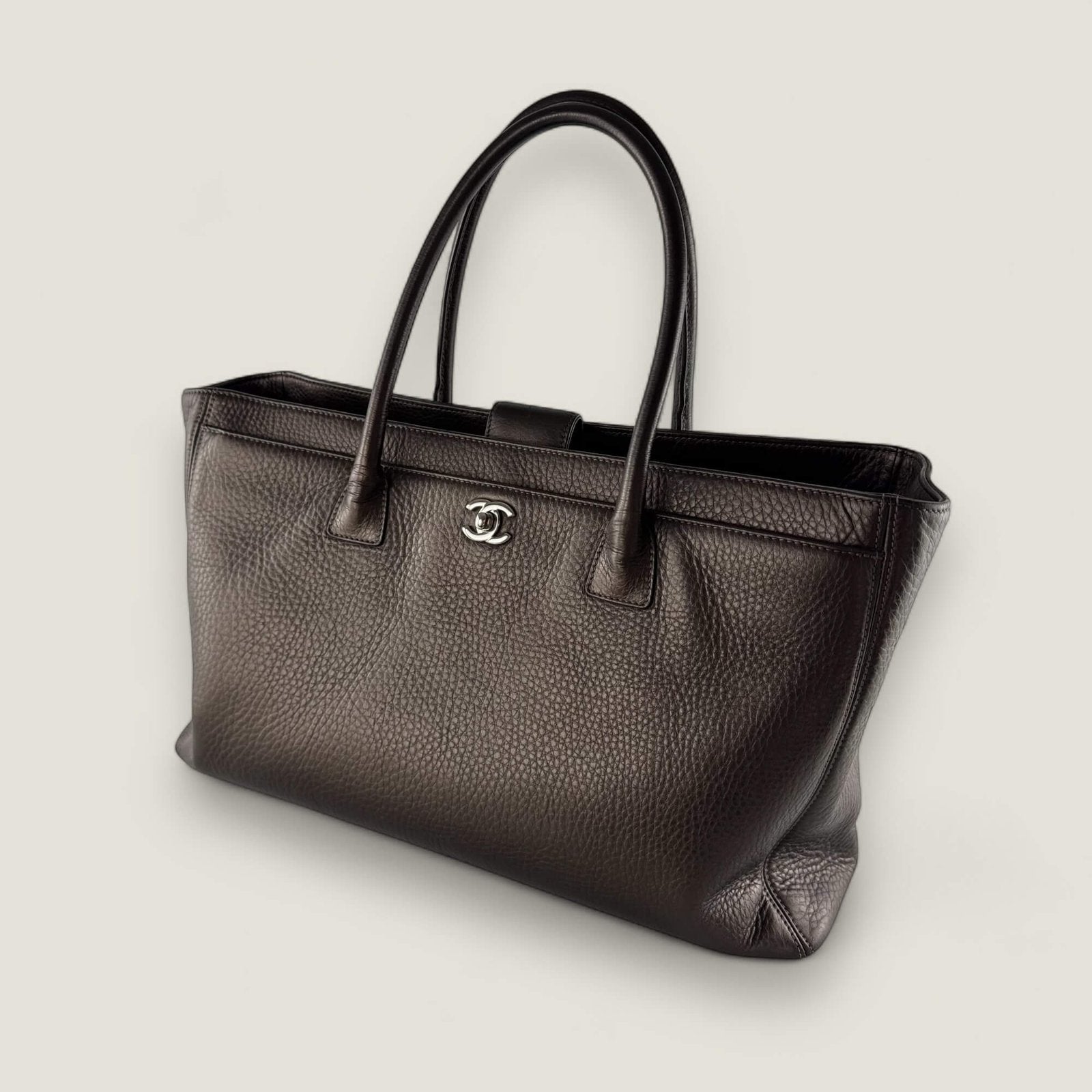 Chanel handtas bruin metallic leer soft caviar
