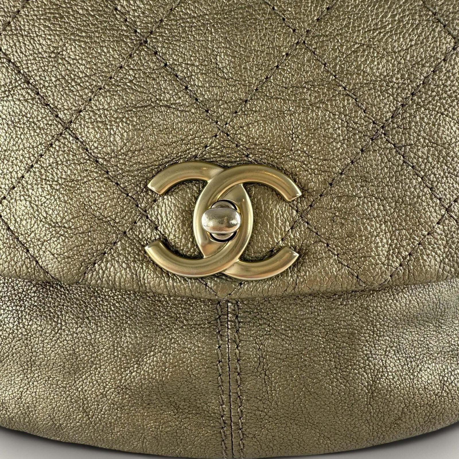 Chanel mat gouden hardware crossbody tas