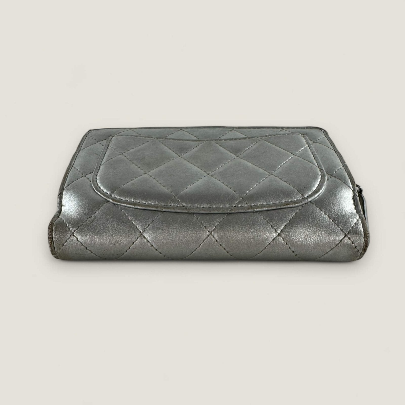 Chanel wallet pre-owned