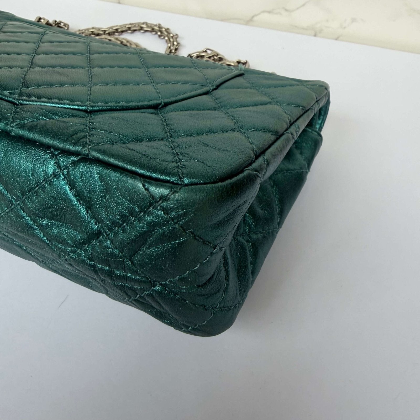 Chanel reissue 225 entrupy certificaat