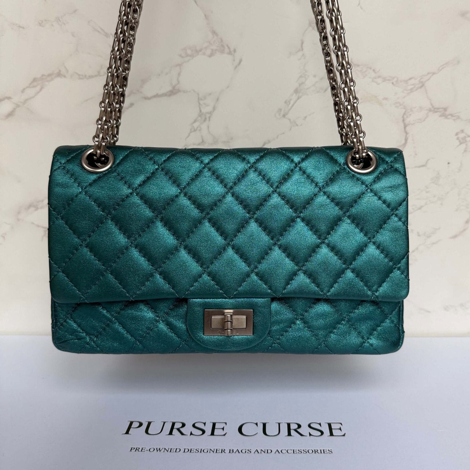 Chanel reissue 225 metallic blauw