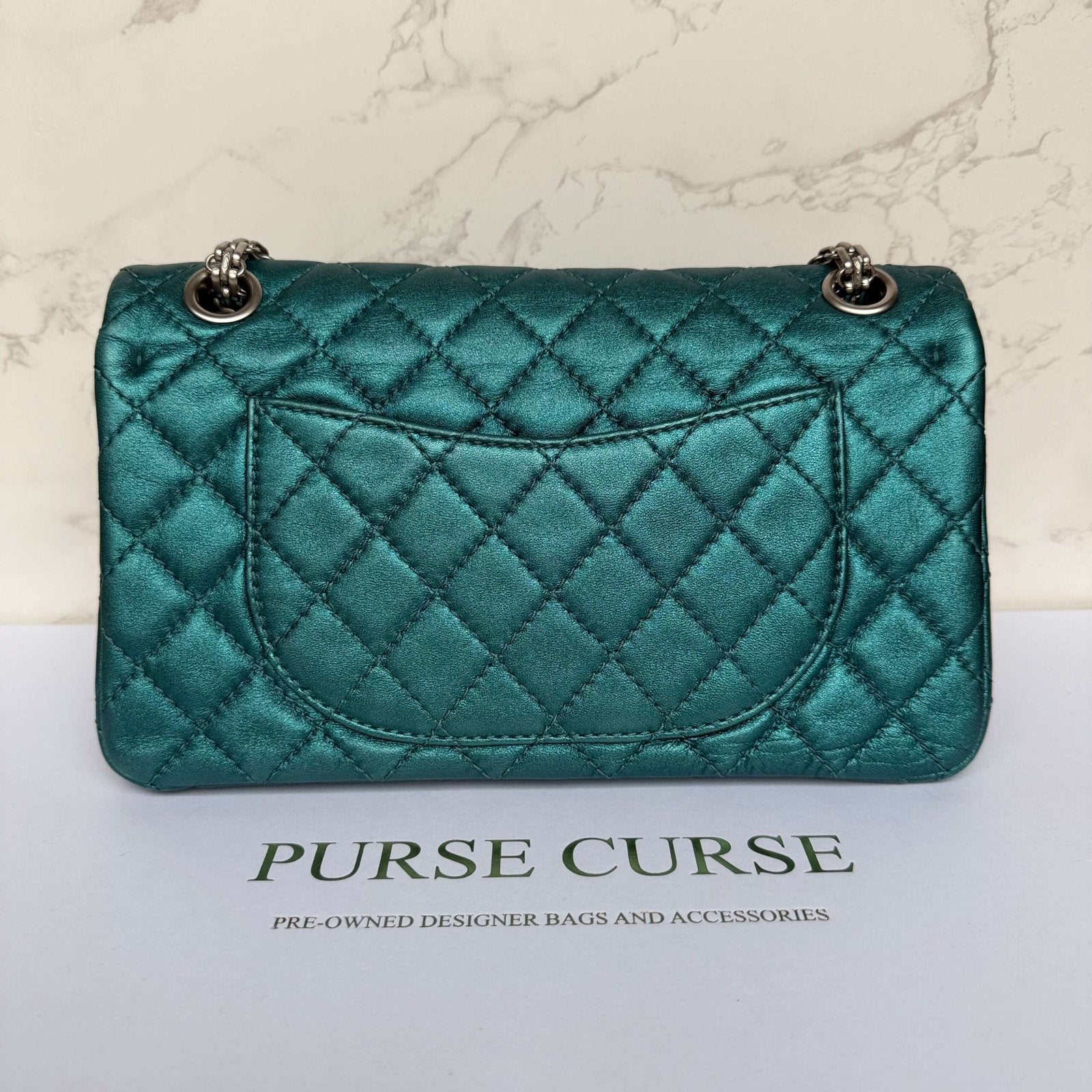 Chanel reissue 225 onderkant