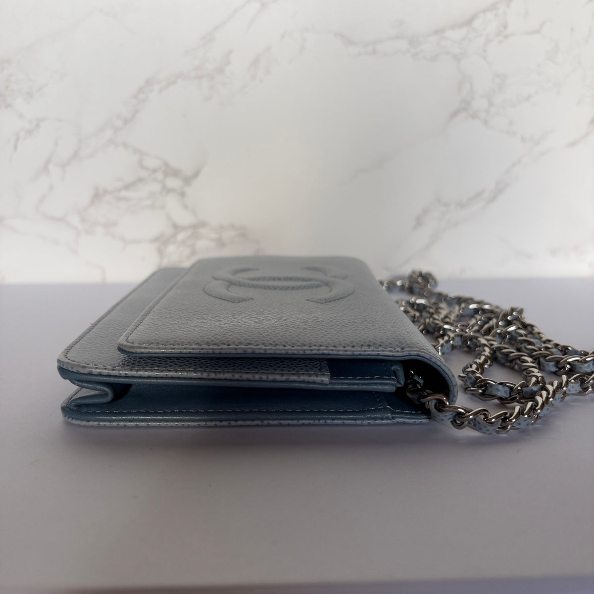 Chanel authentieke wallet on chain zijkant