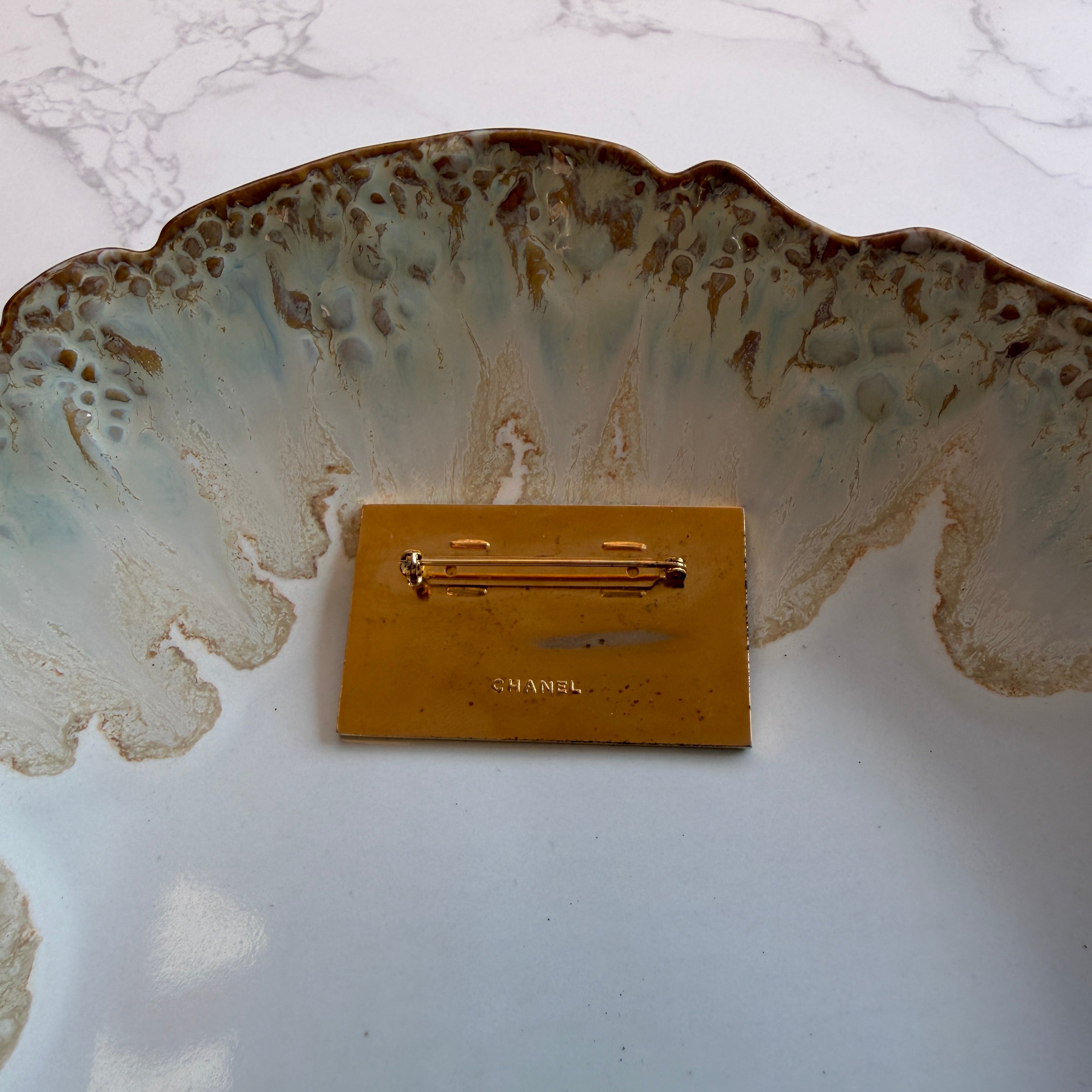 Chanel naamplaatje broche vintage