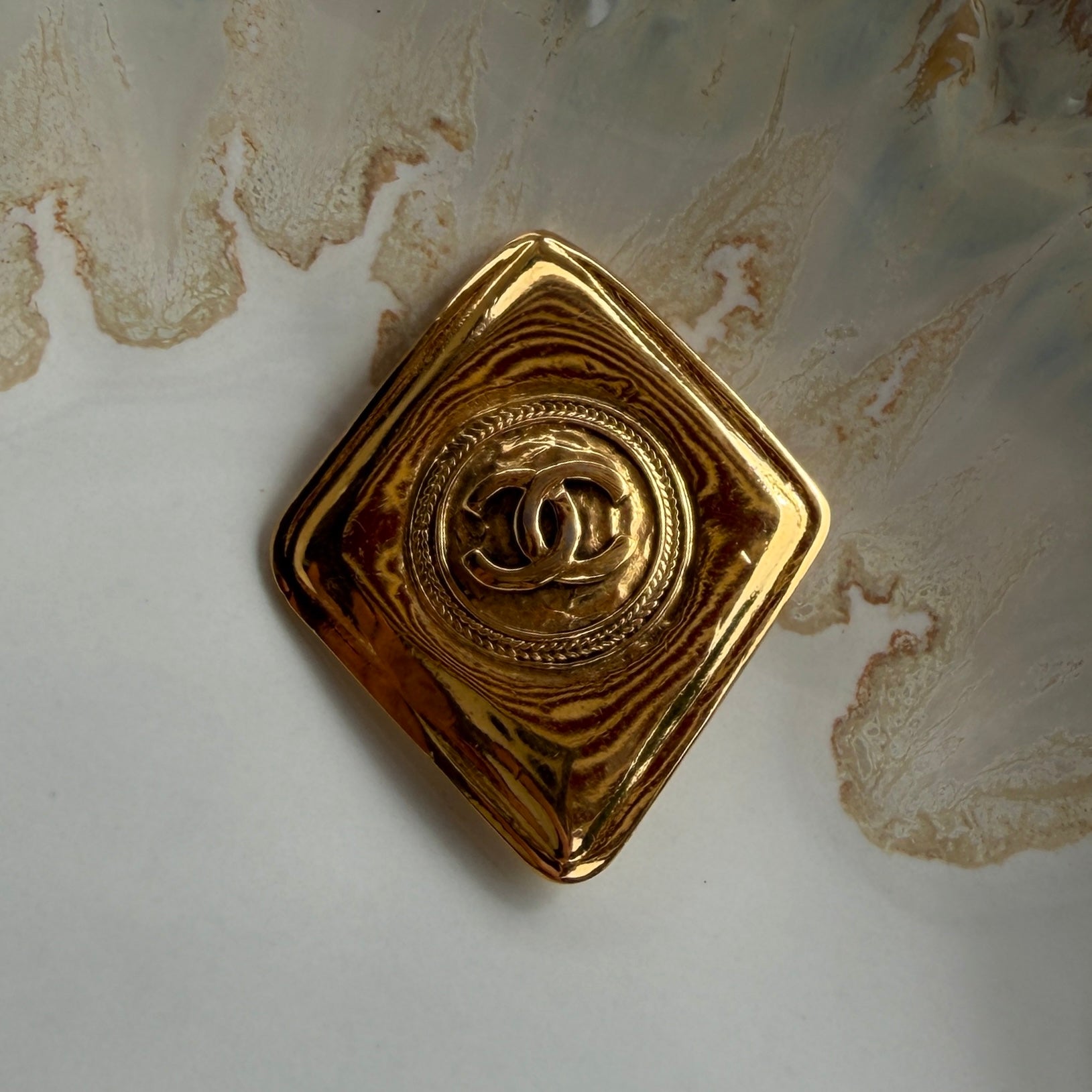 Chanel vintage CC Rhombus broche 24k goldplated