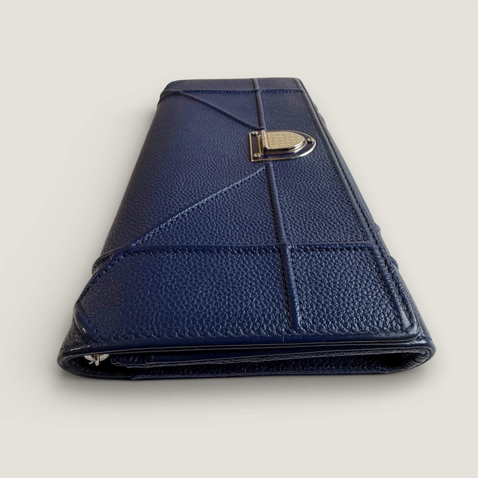 Dior Diorama Croisiere WOC pre owned blauw leer detail