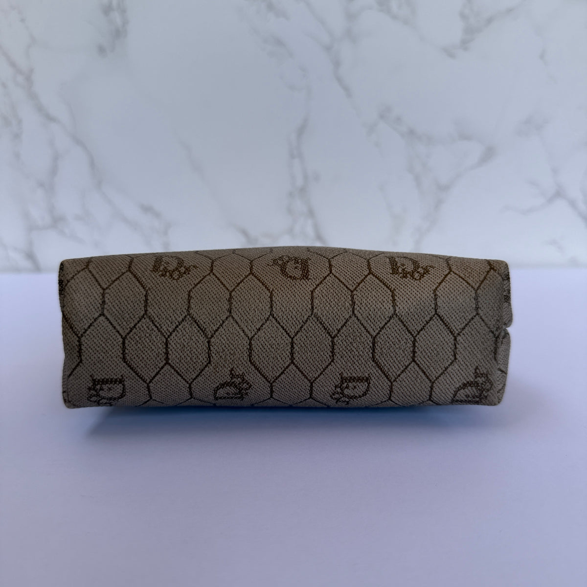 Dior honeycomb coated canvas onderkant