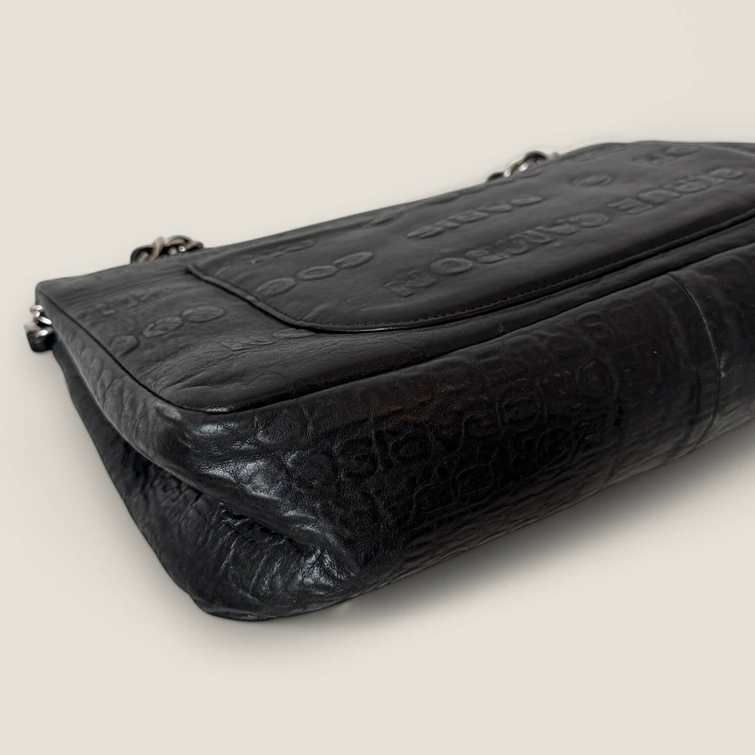 Large pre-owned Chanel shoulder bag
