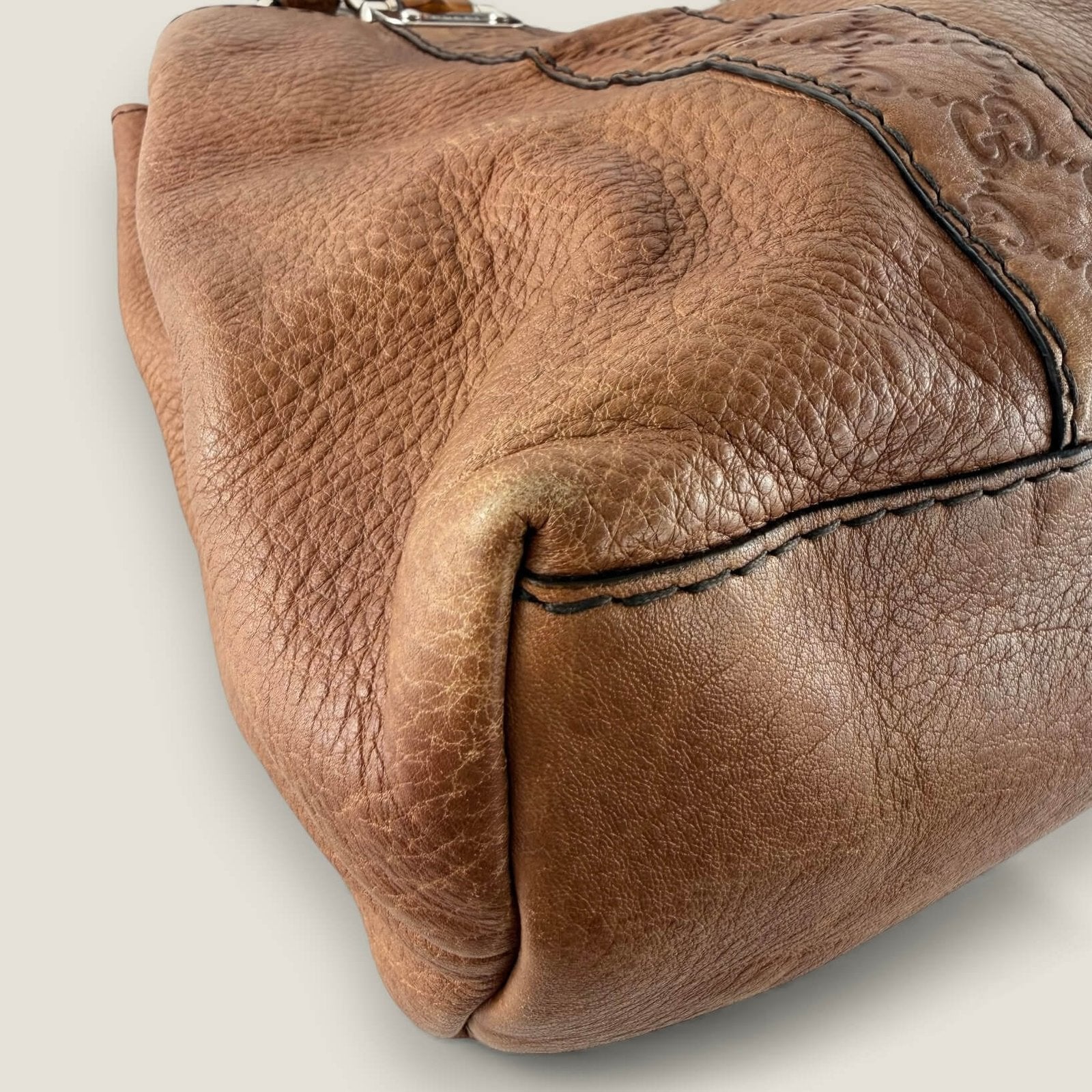 Gucci bamboo libeccio corners wear detail
