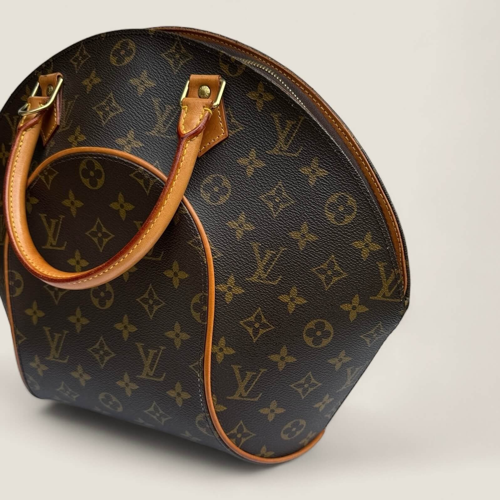 LOUIS VUITTON Monogram Ellipse PM