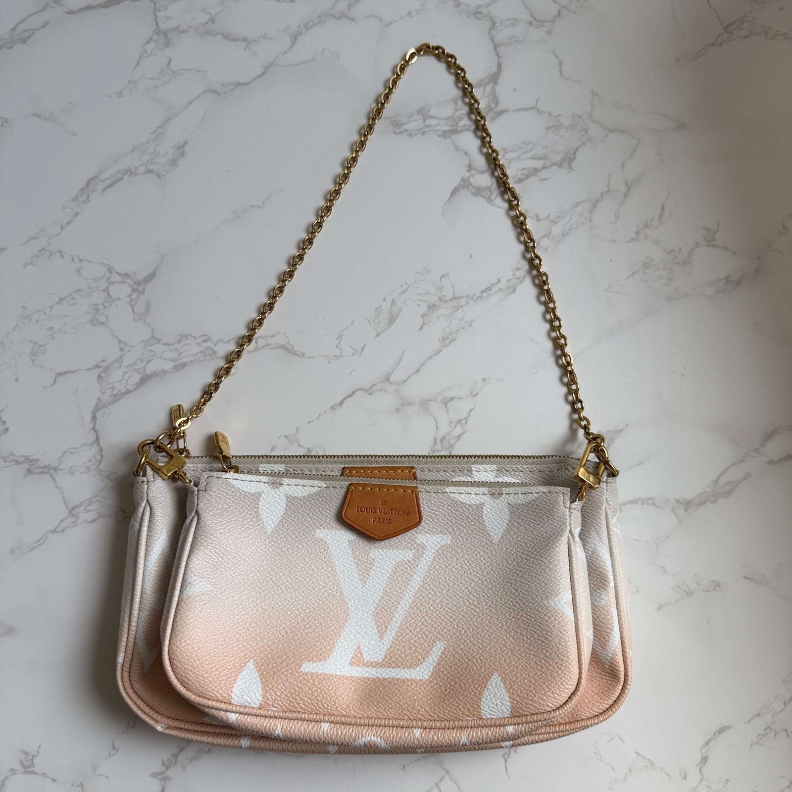 Louis Vuitton Giant by the pool pochette accessoires