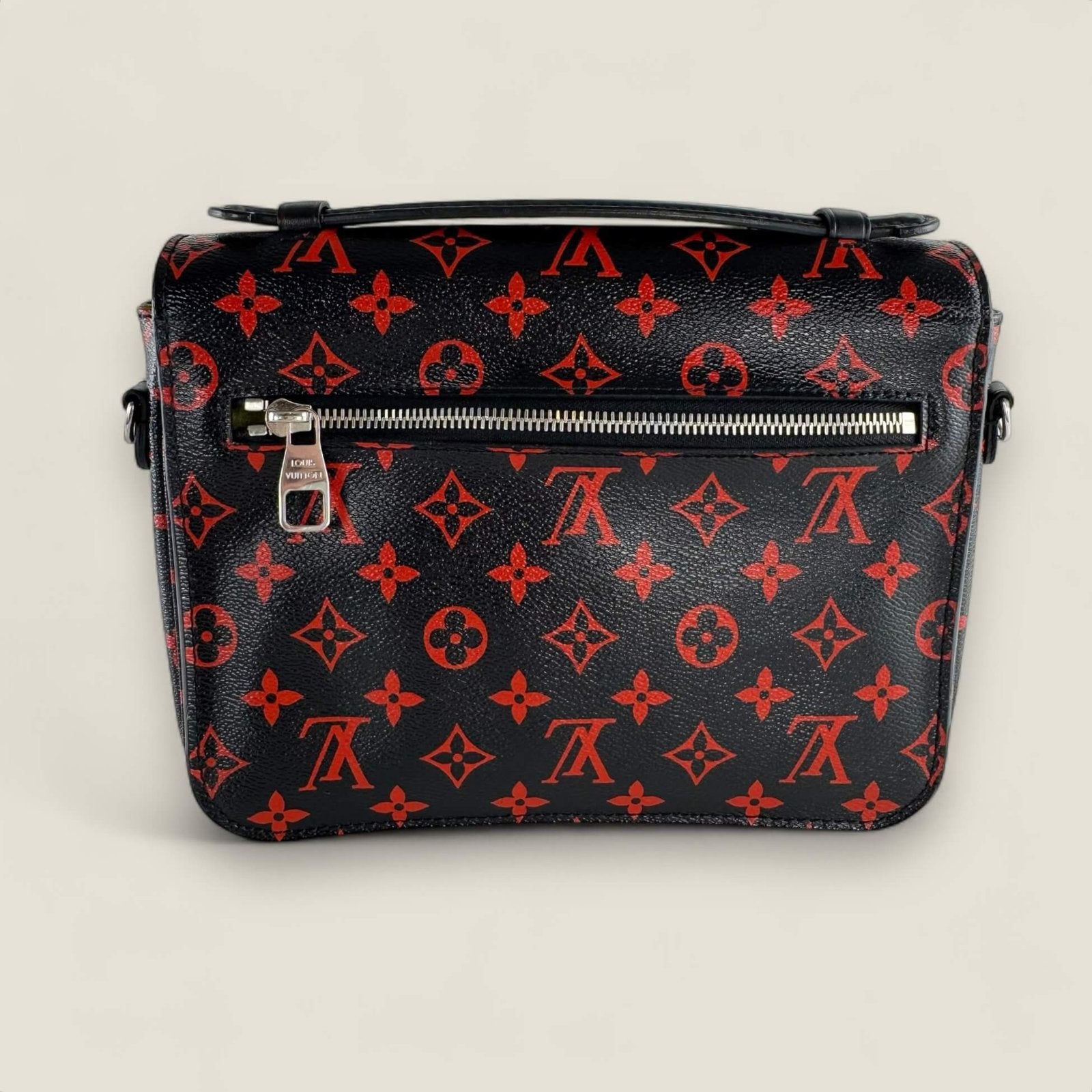 Louis Vuitton Pochette Métis Infrarouge achterkant met ritsvak