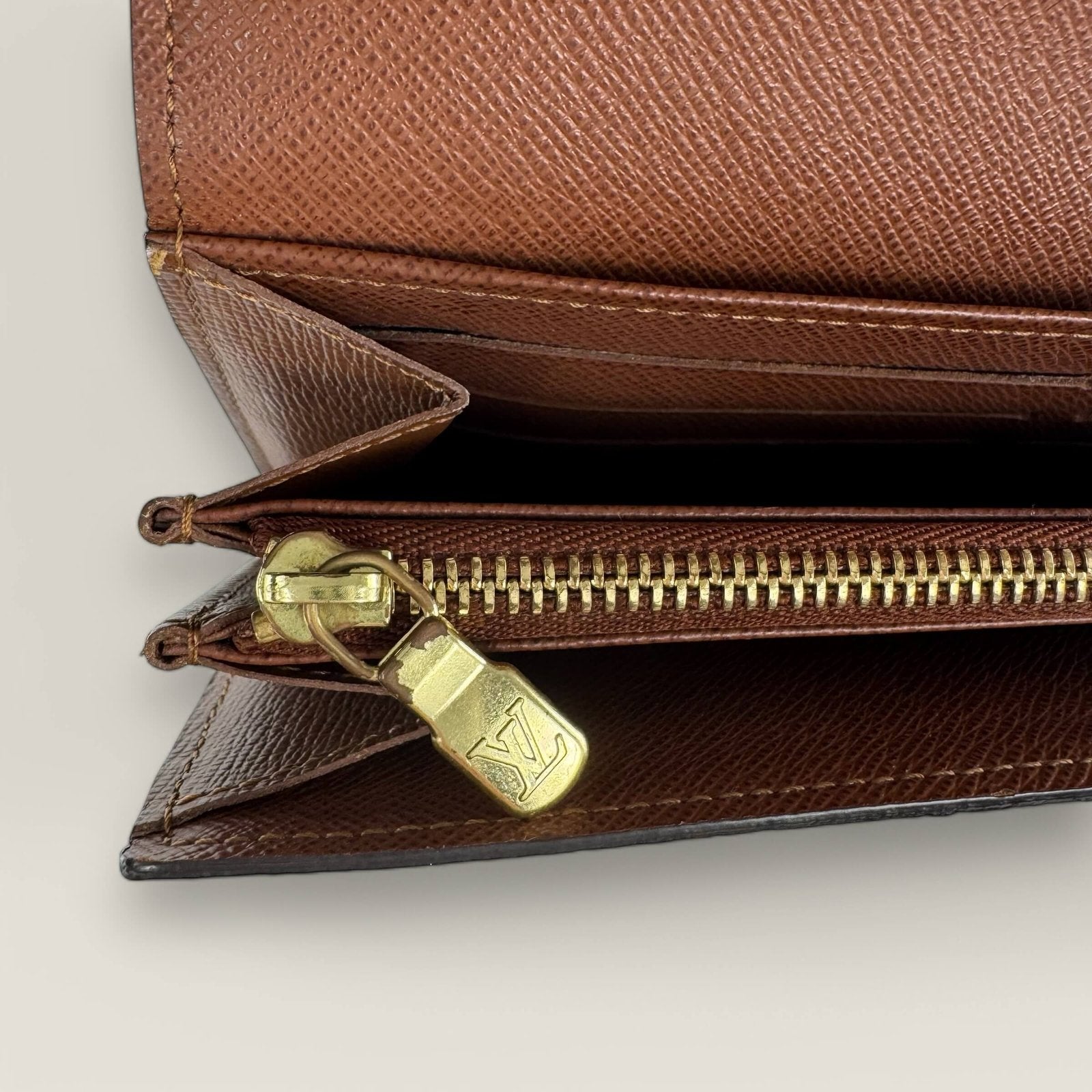 Louis Vuitton vintage Sarah wallet LV monogram