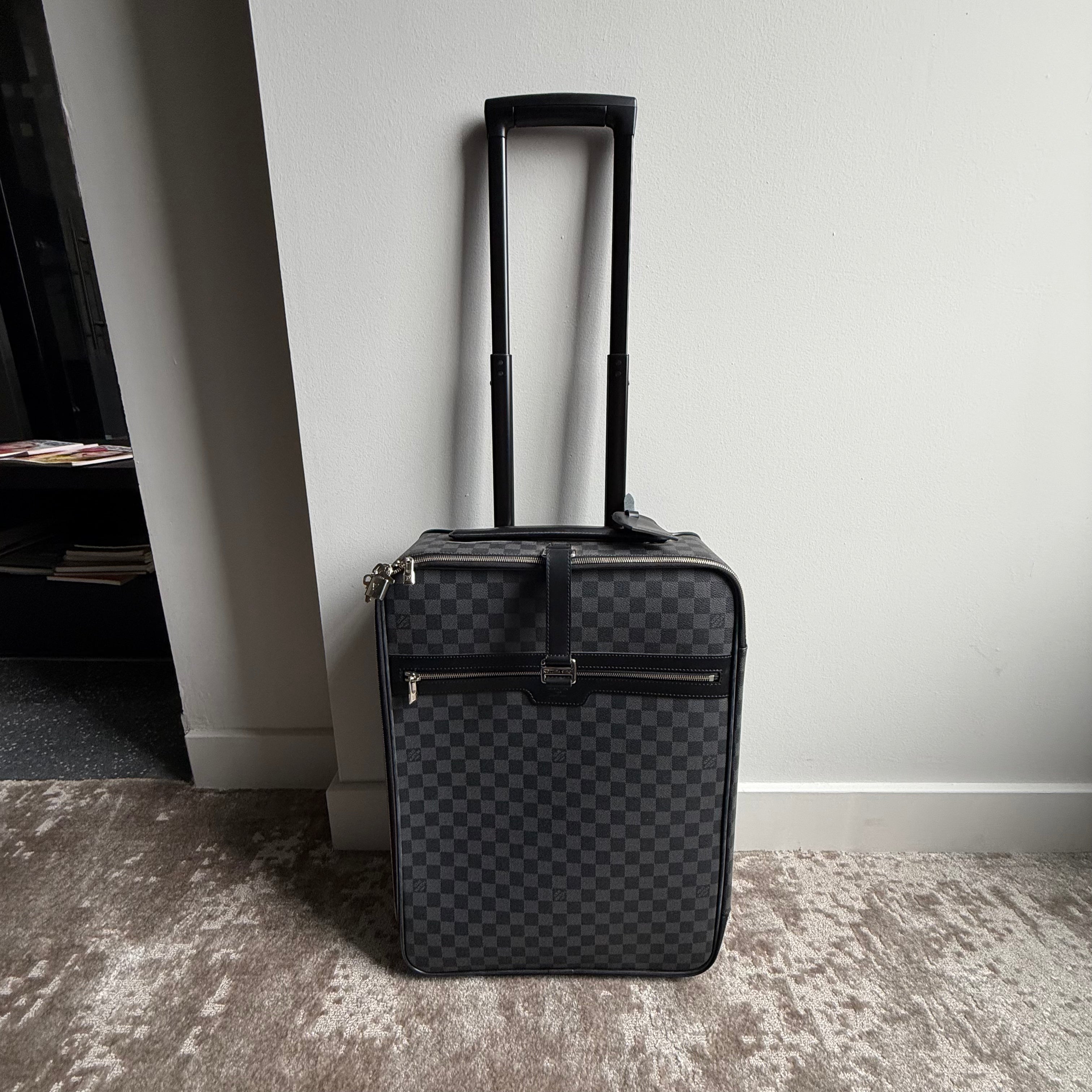 Louis Vuitton trolley premium travel