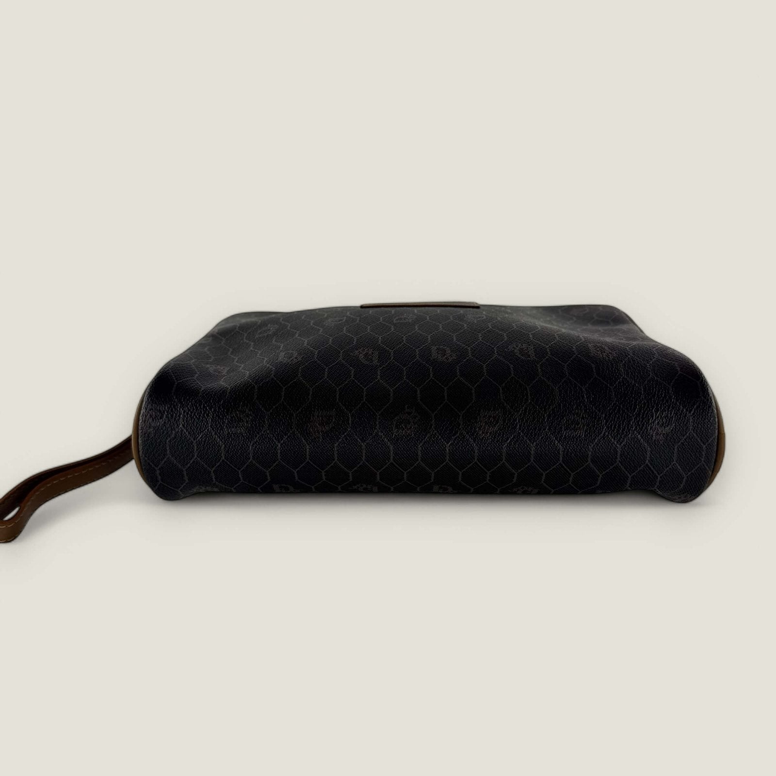 Onderkant Christian Dior clutch