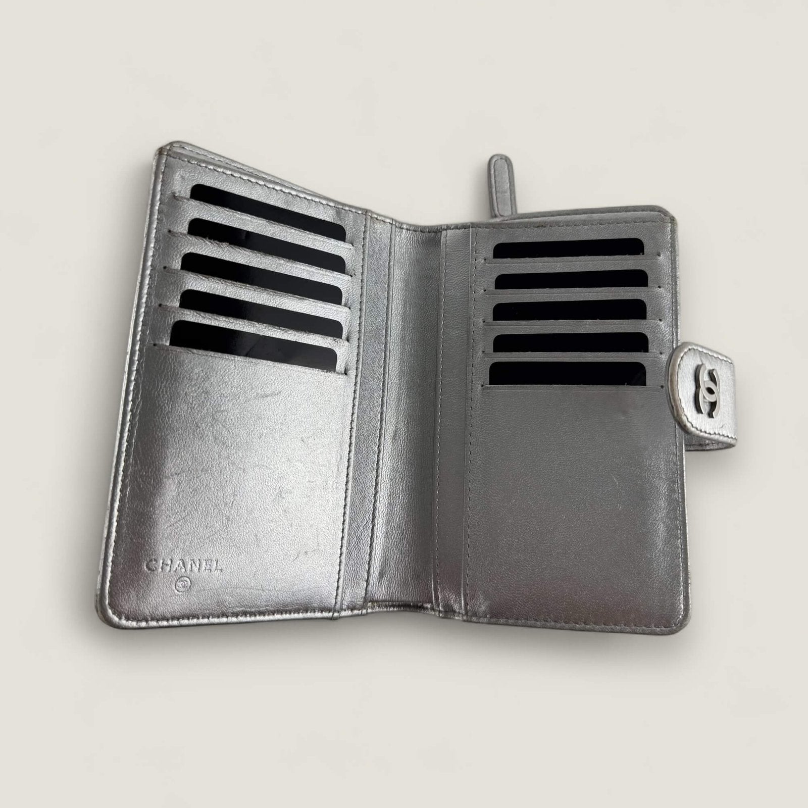 Original Chanel wallet silver lambskin