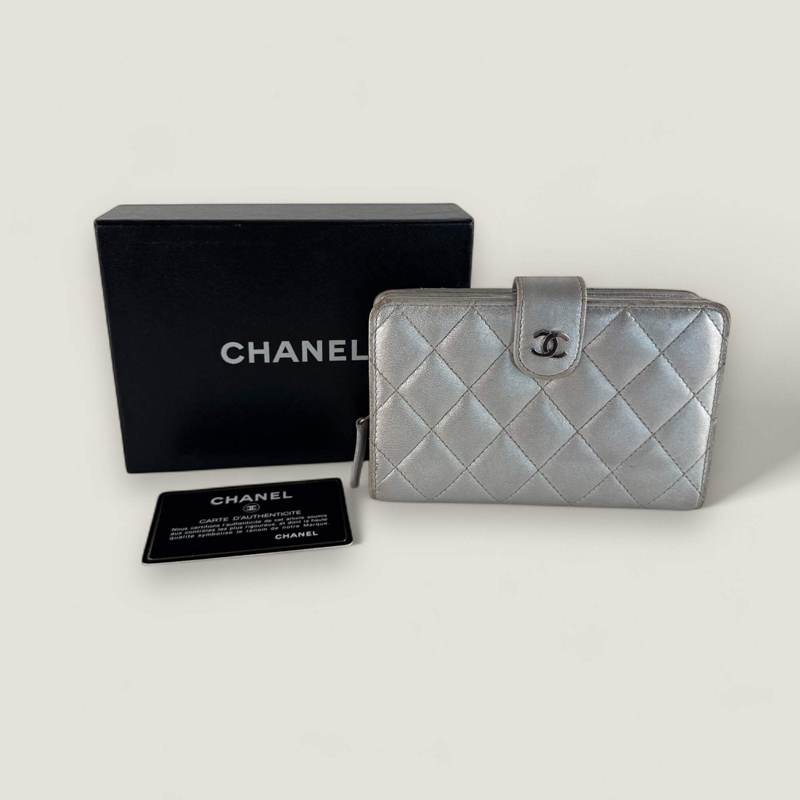 Original pre-owned Chanel wallet