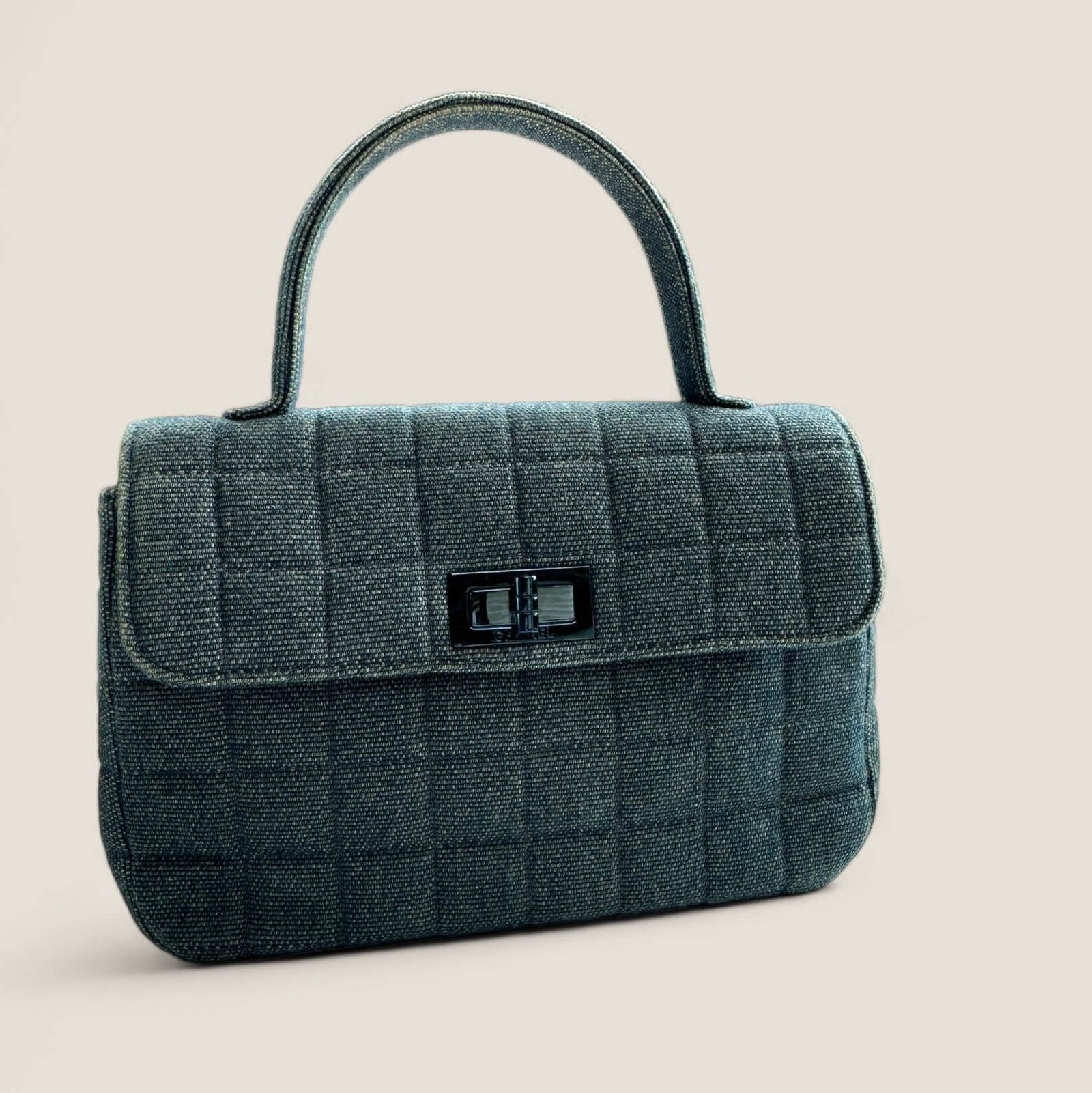 Pre-owned Chanel Chocolate bar bag blue denim