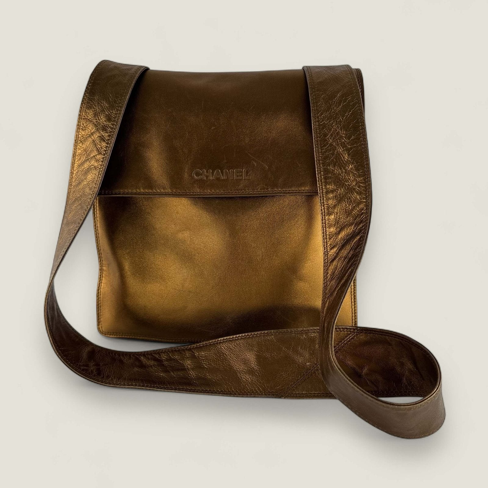 Pre-owned Chanel metallic gold shoulder bag