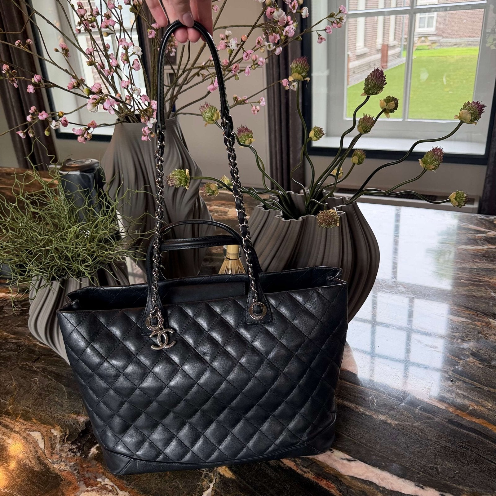 Pre-owned Chanel quilted large shopping tote