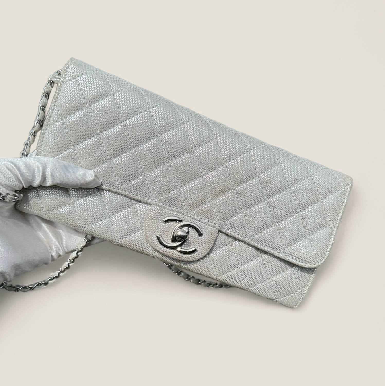 Preloved Chanel silver clutch on chain with silver hardware