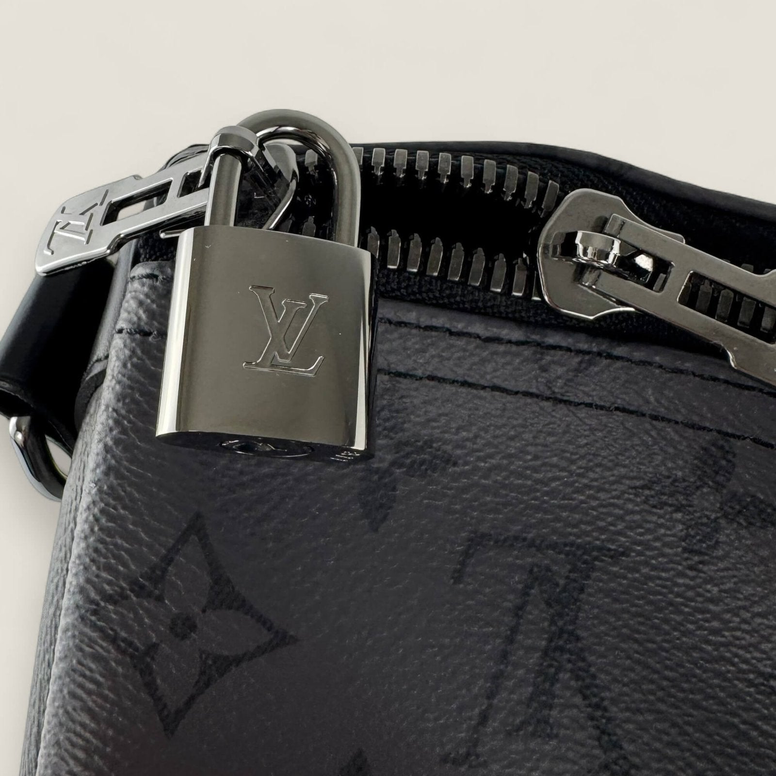 Slot and keys Louis Vuitton Keepall Bandoulière 50