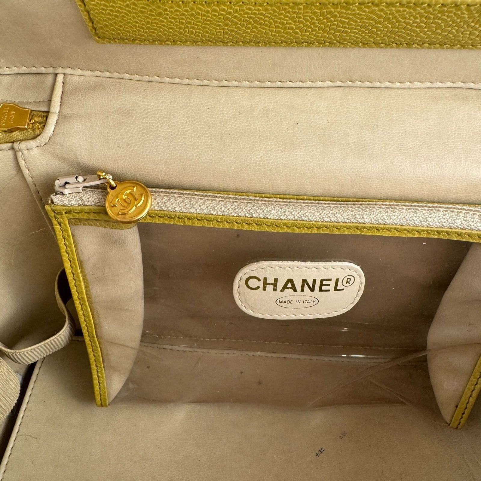 Pre-owned Chanel beautycase caviar leather