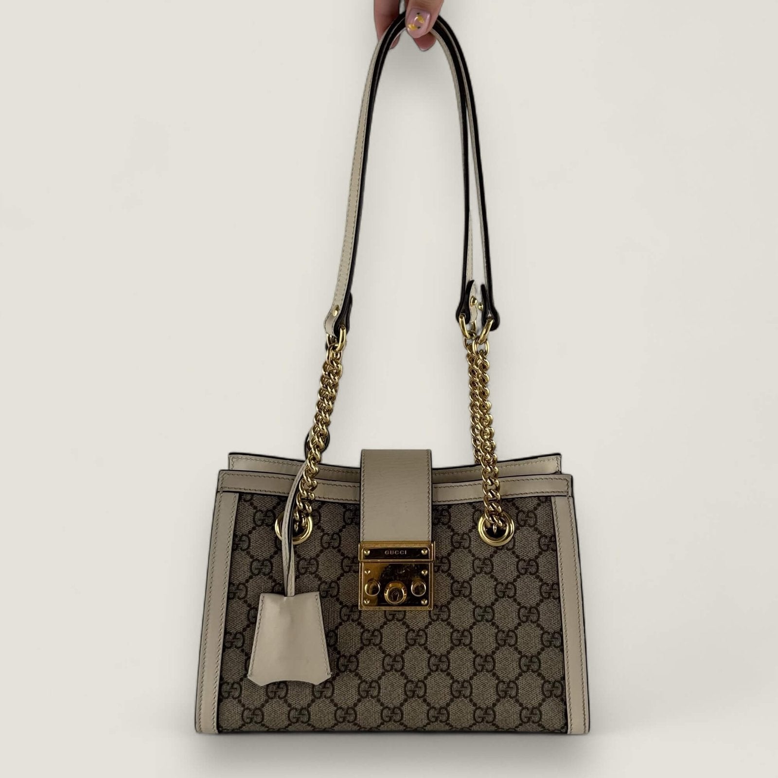 Tweedehands Gucci GG supreme padlock tote