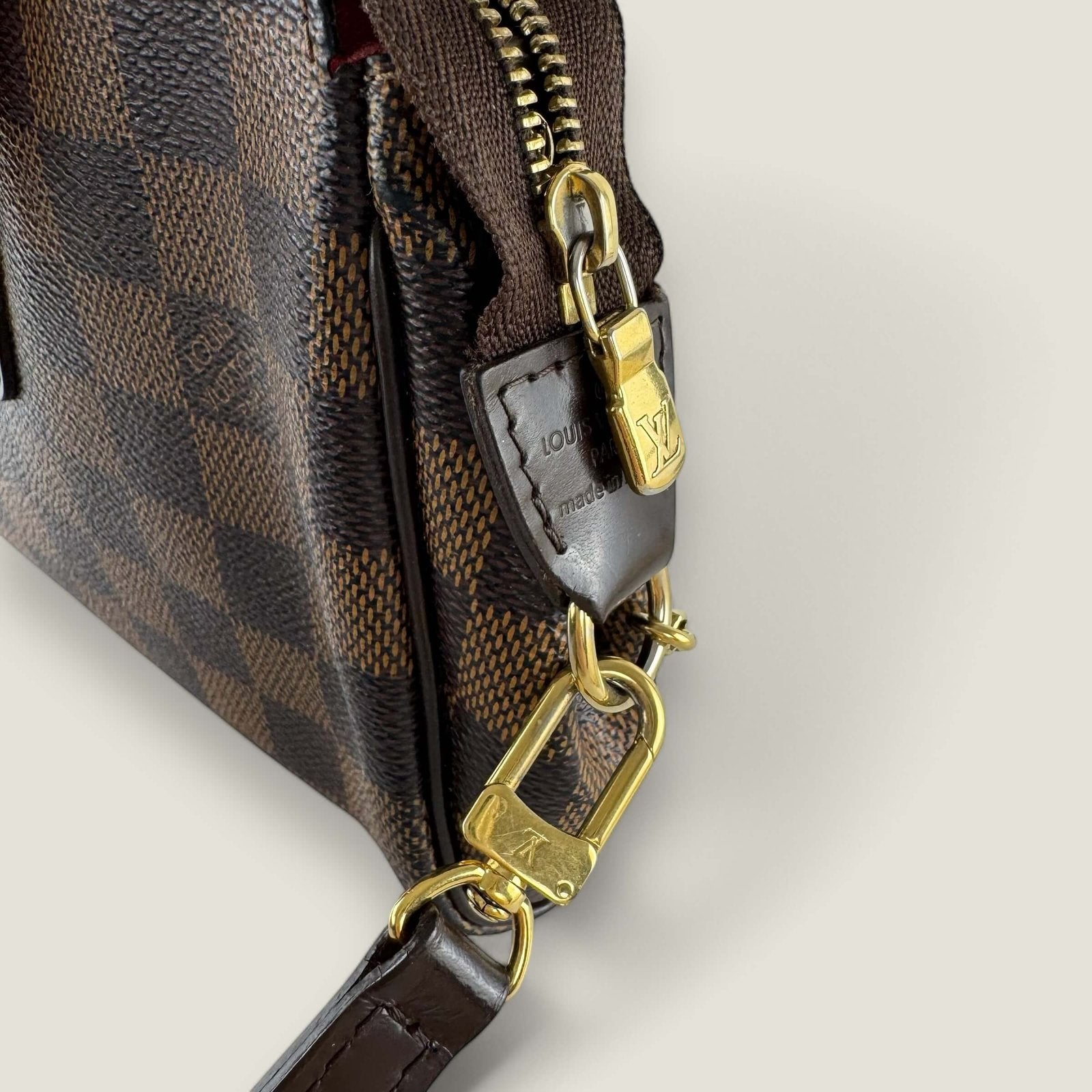 Tweedehands Louis Vuitton crossbody damier ebene Eva