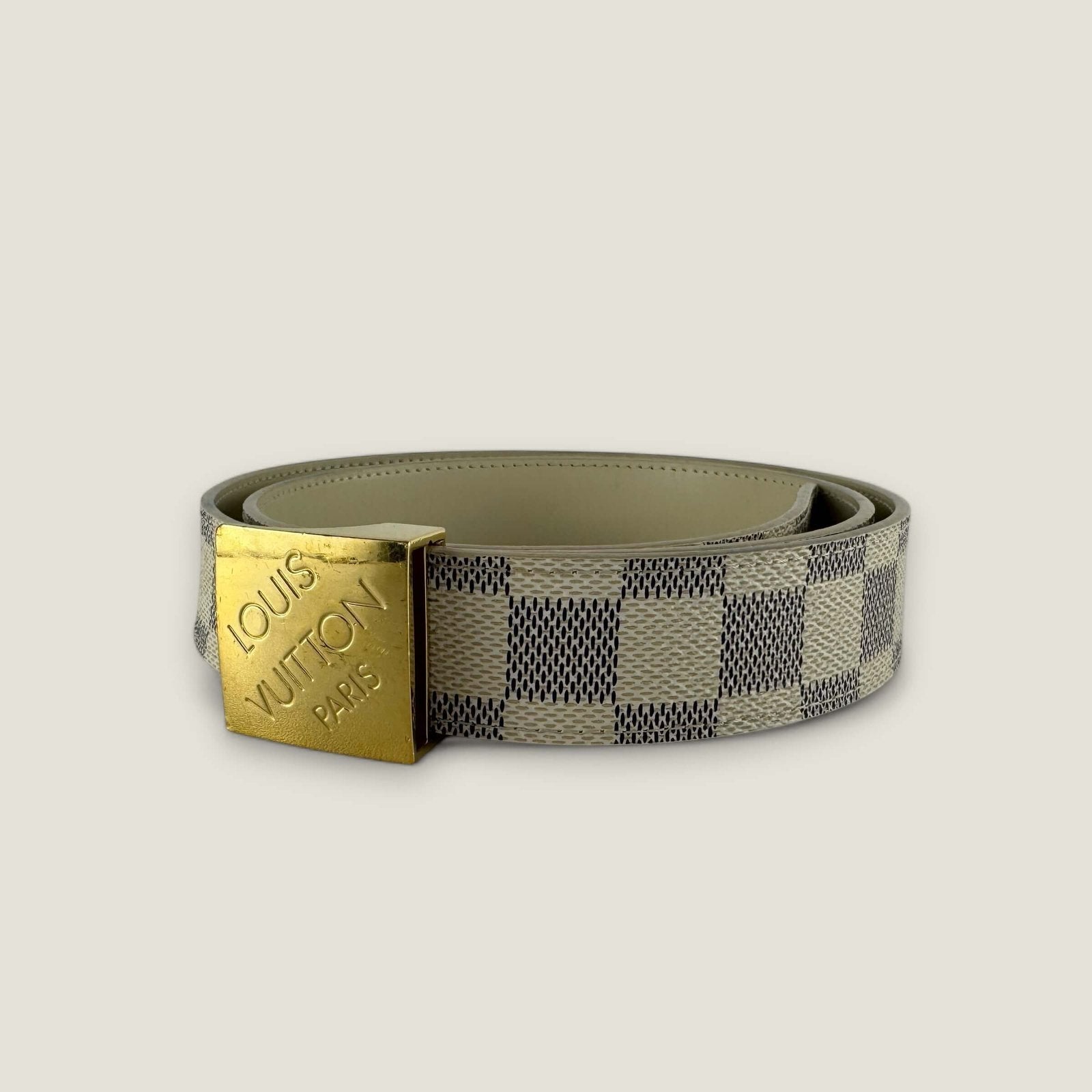 Pre-owned authentic Louis Vuitton belt size 90