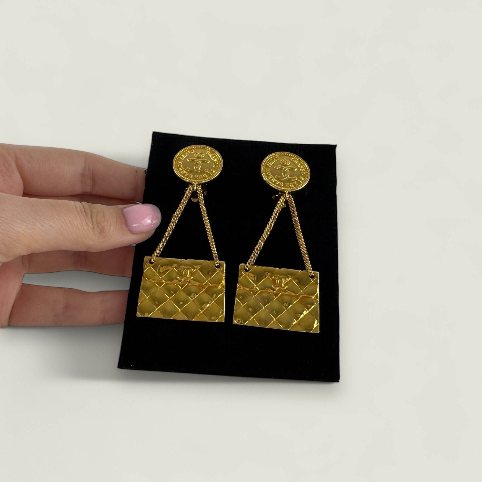 Unieke vintage Chanel oorbellen handtasjes