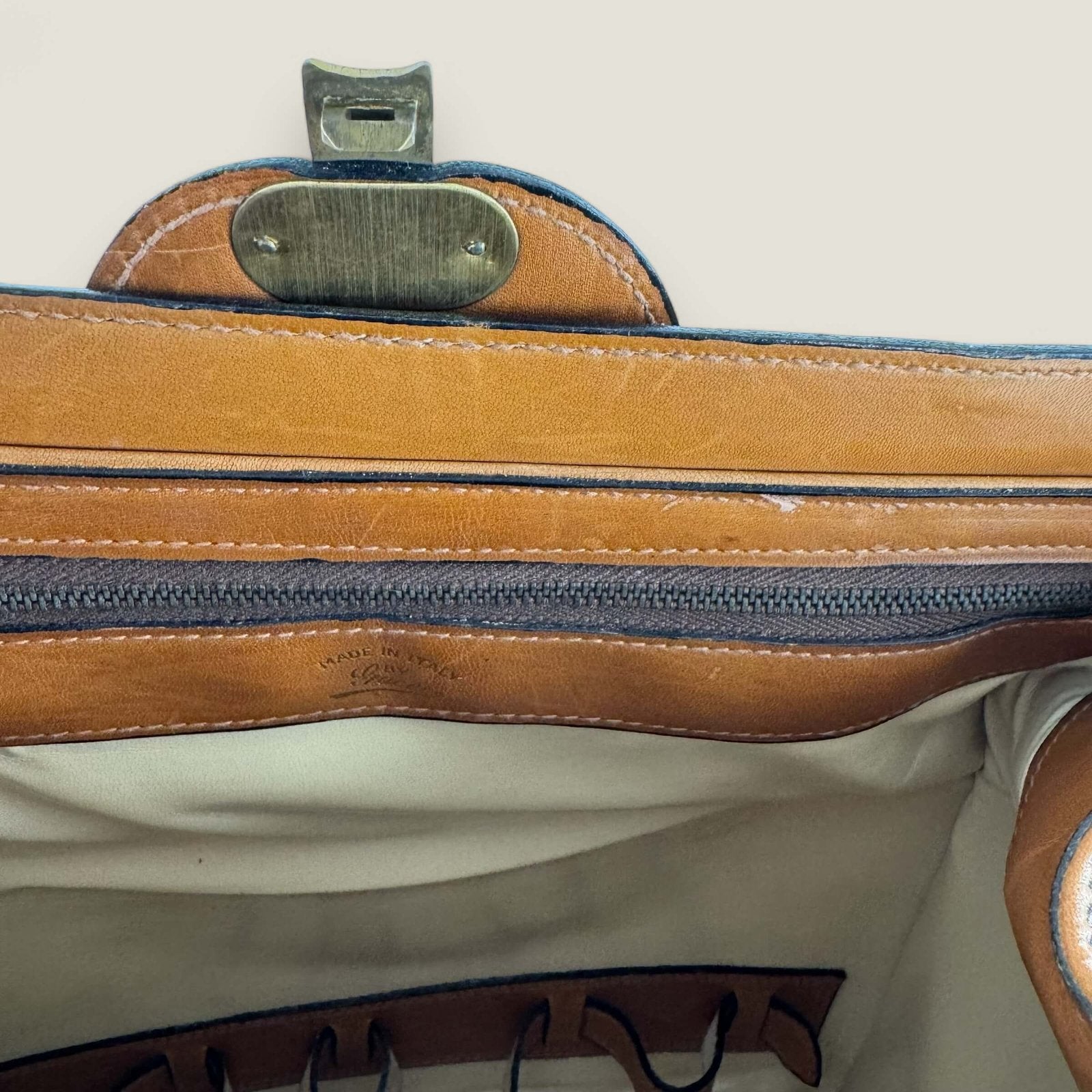 Vintage Gucci bag koffer model