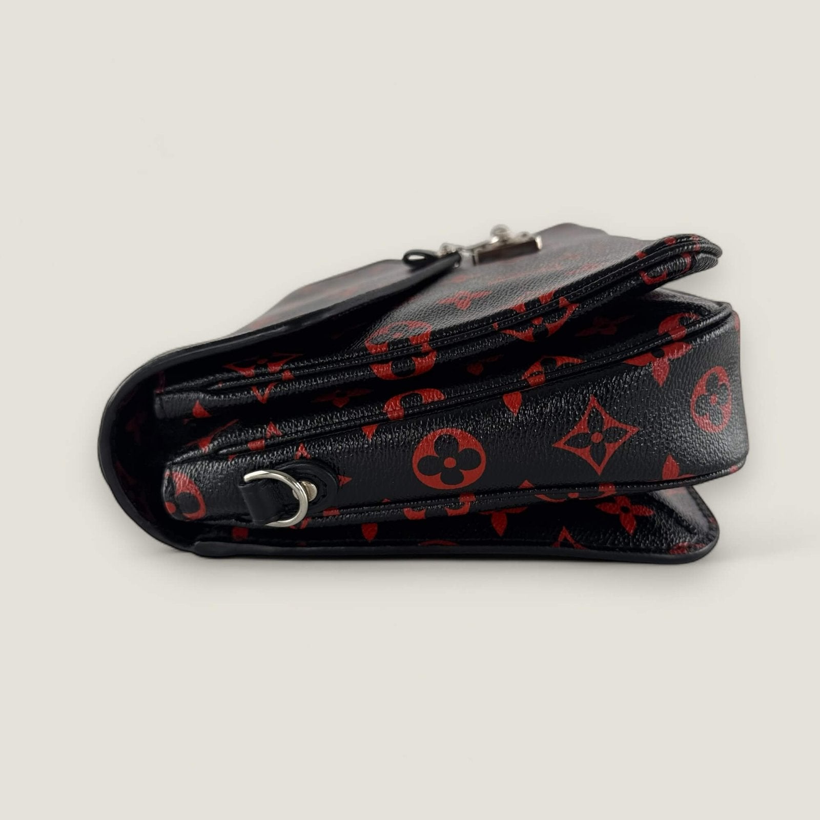 Zijaanzicht collectors item Louis Vuitton Infrarouge