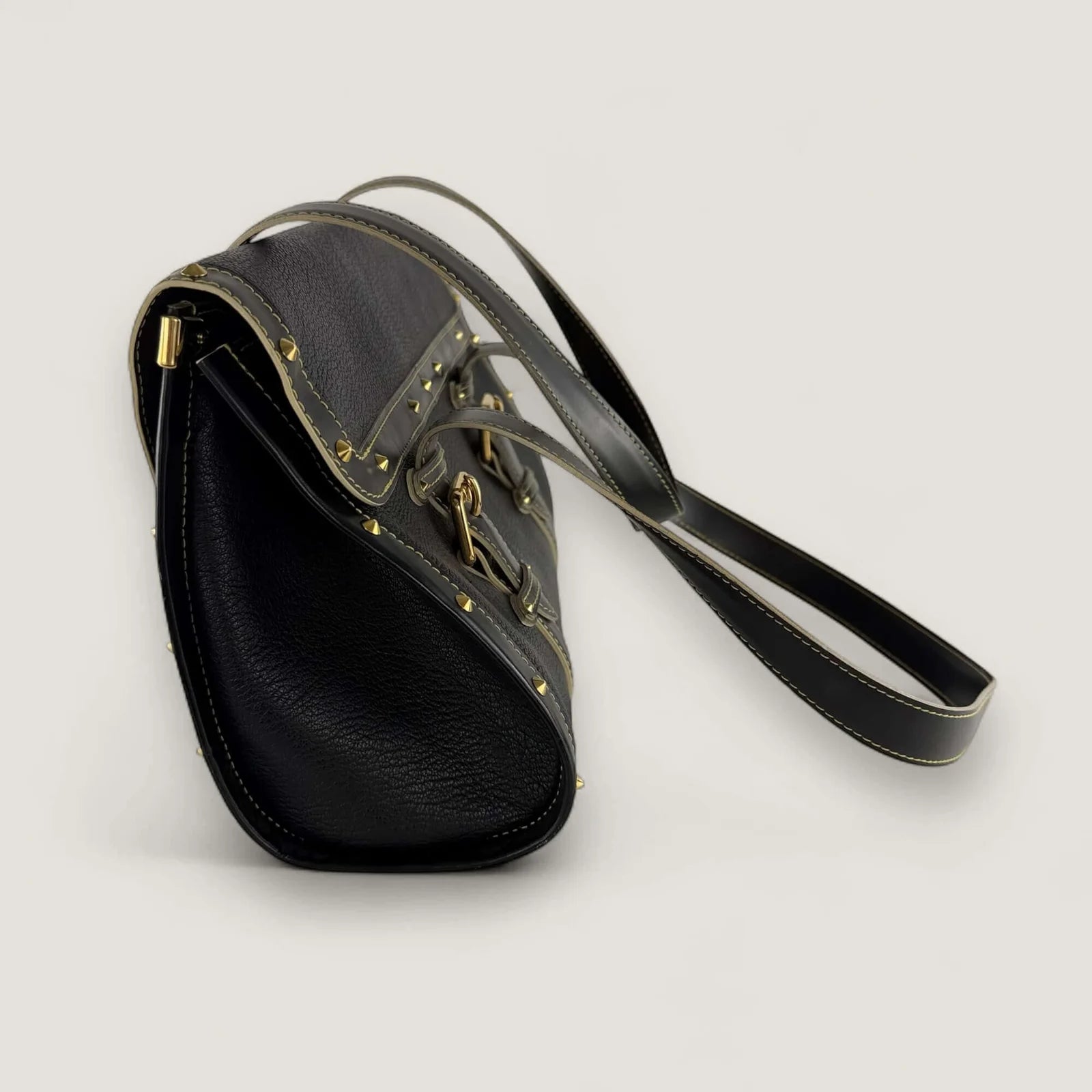 Zijkant zwarte leren Suhali Louis Vuitton