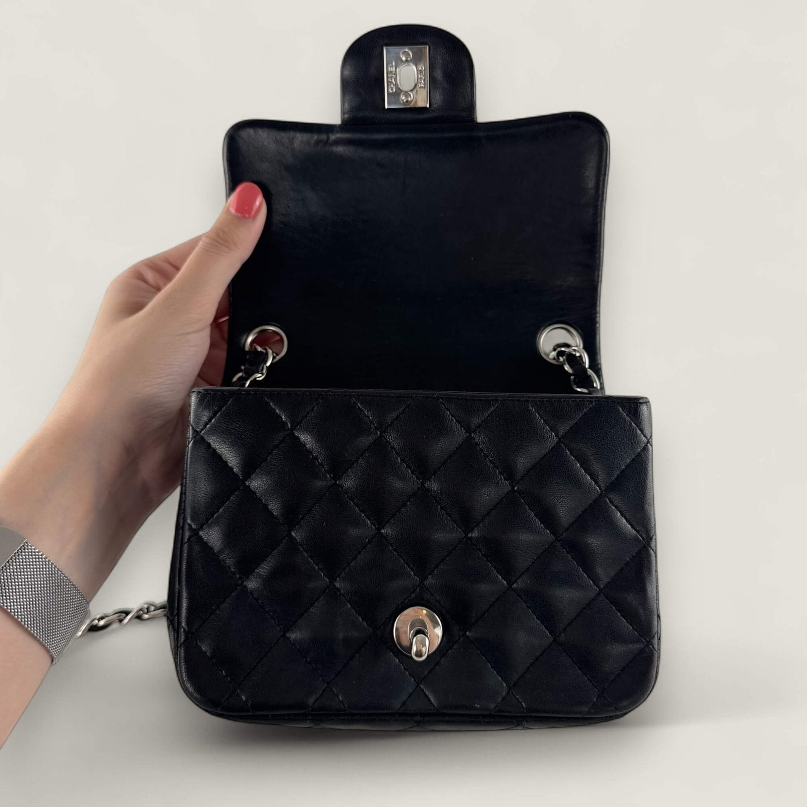 authentic shoulder bag Chanel mini