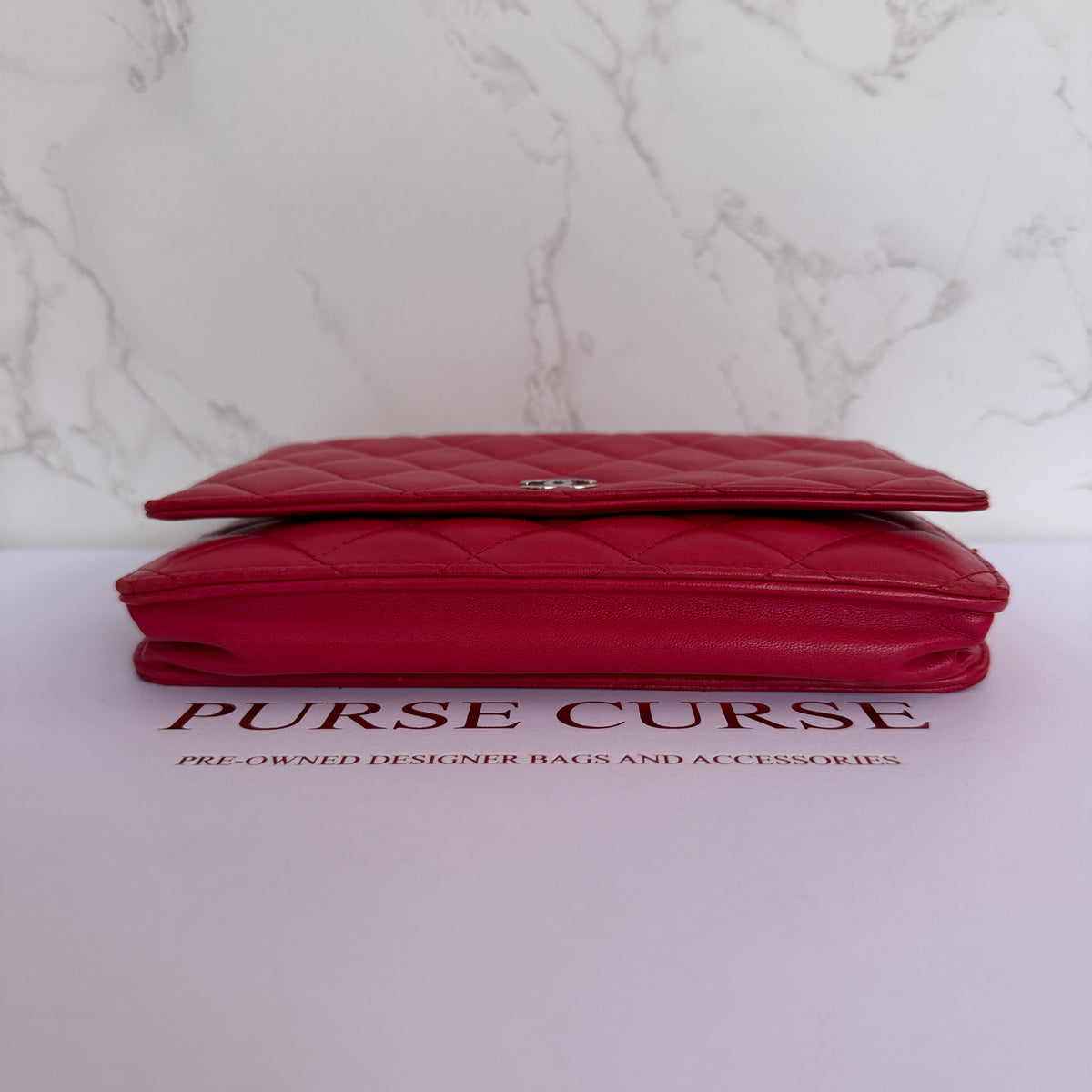 onderkant Chanel wallet on chain rood lamsleer