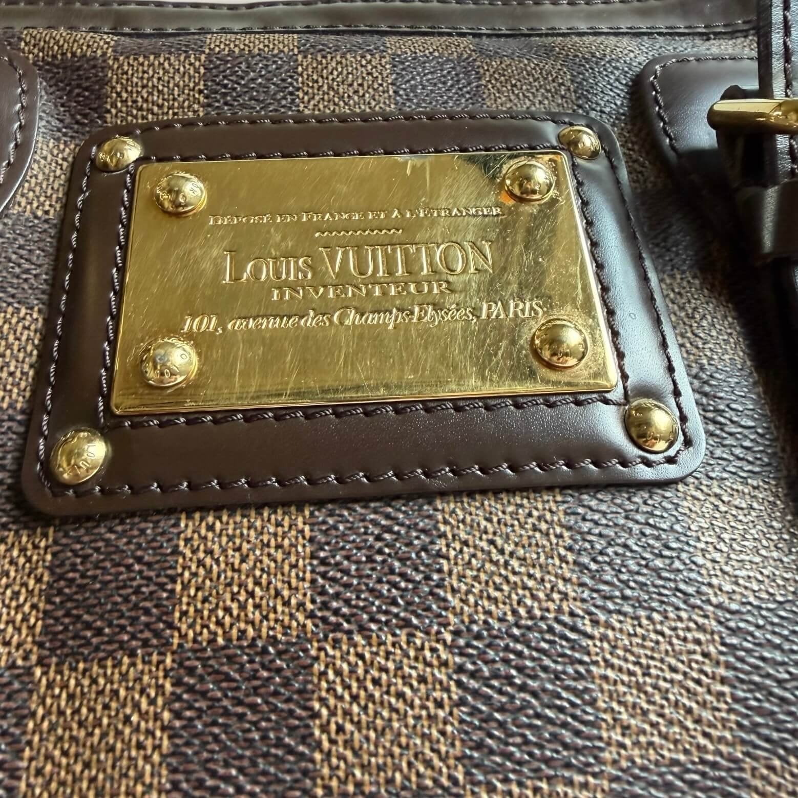 pre loved Louis Vuitton Berkeley detail gold-tone hardware