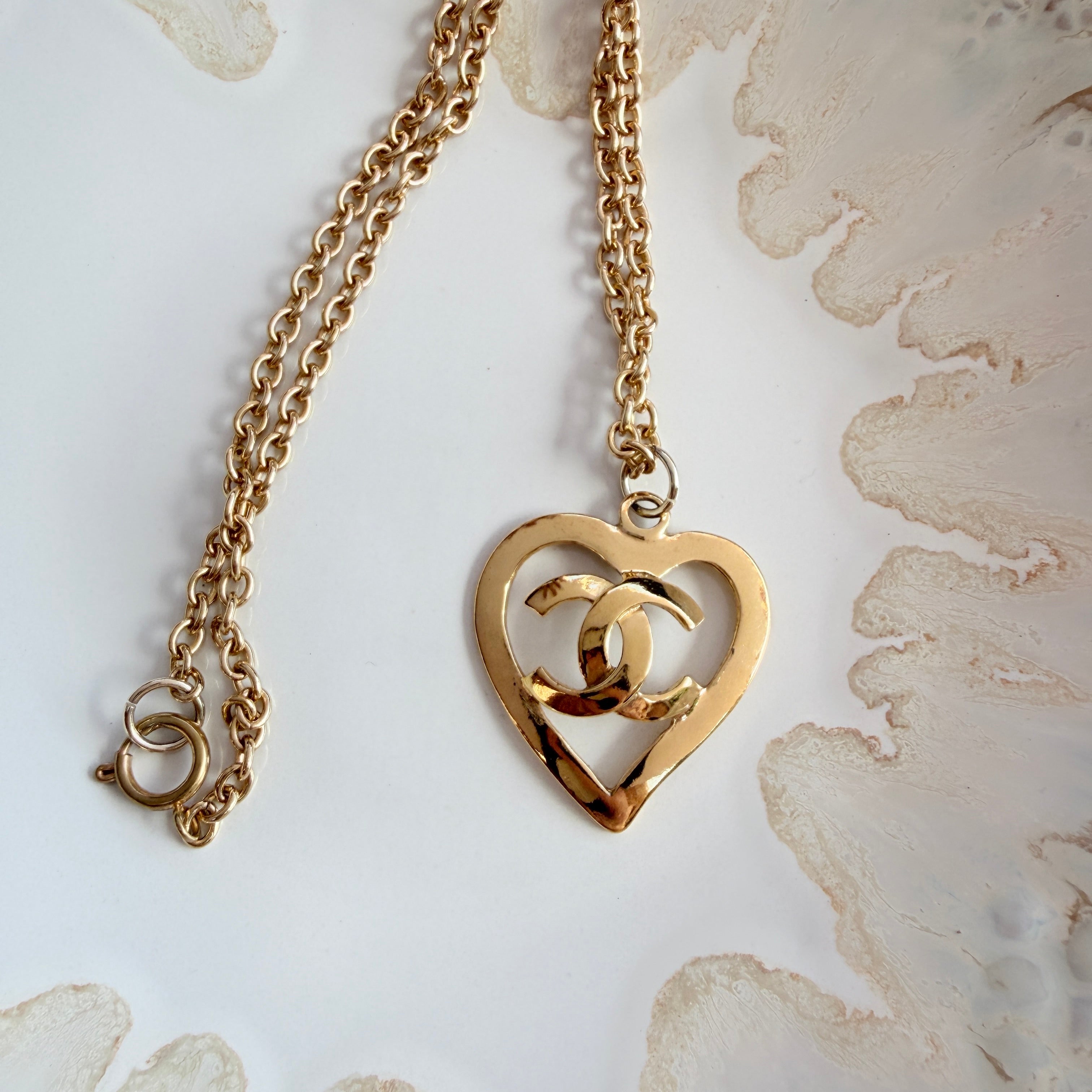 pre-owned Chanel necklace 95p heart