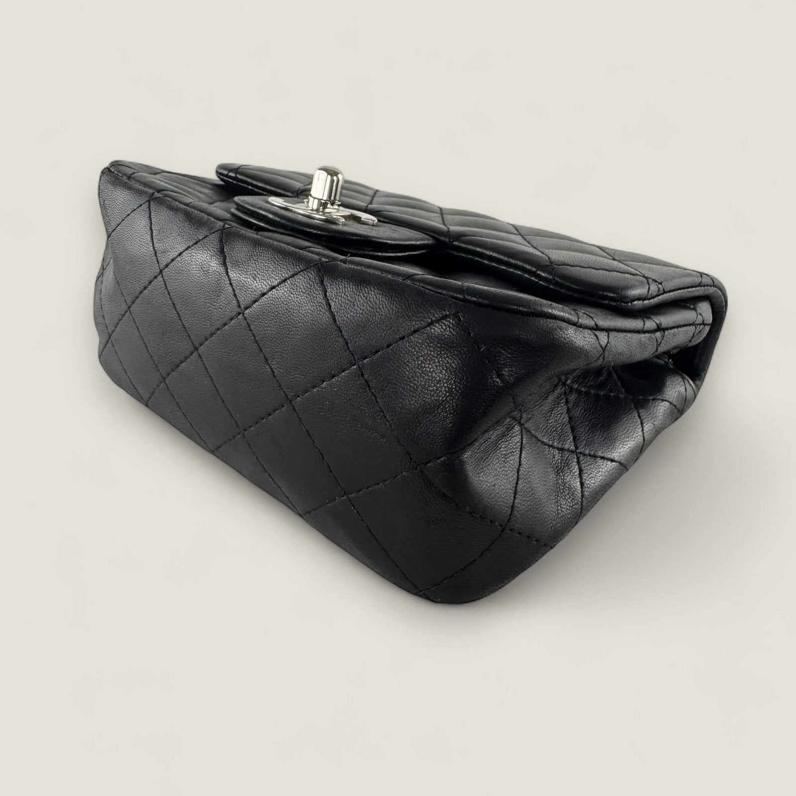 pre-owned designer bags Chanel