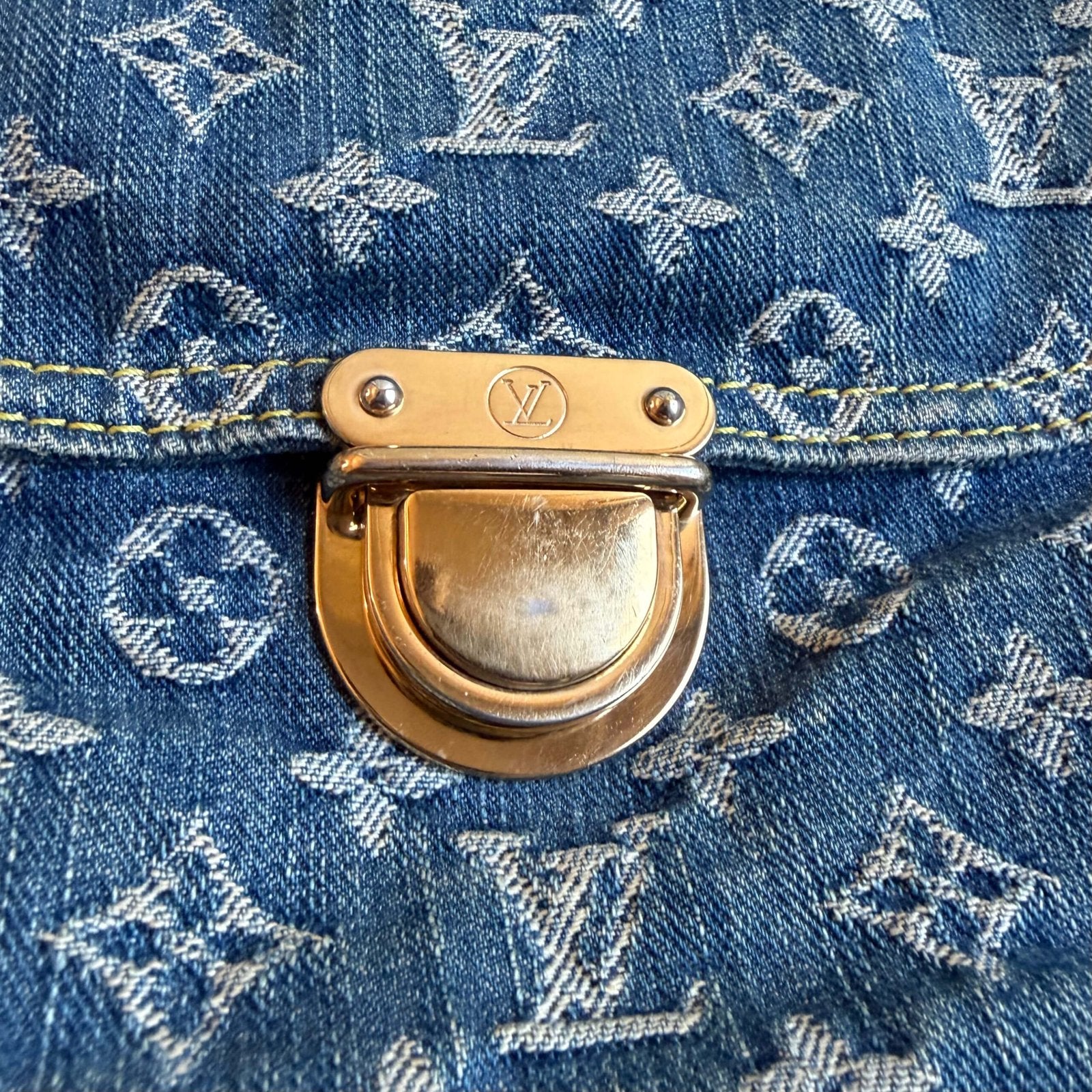 vintage Louis Vuitton sac plat denim