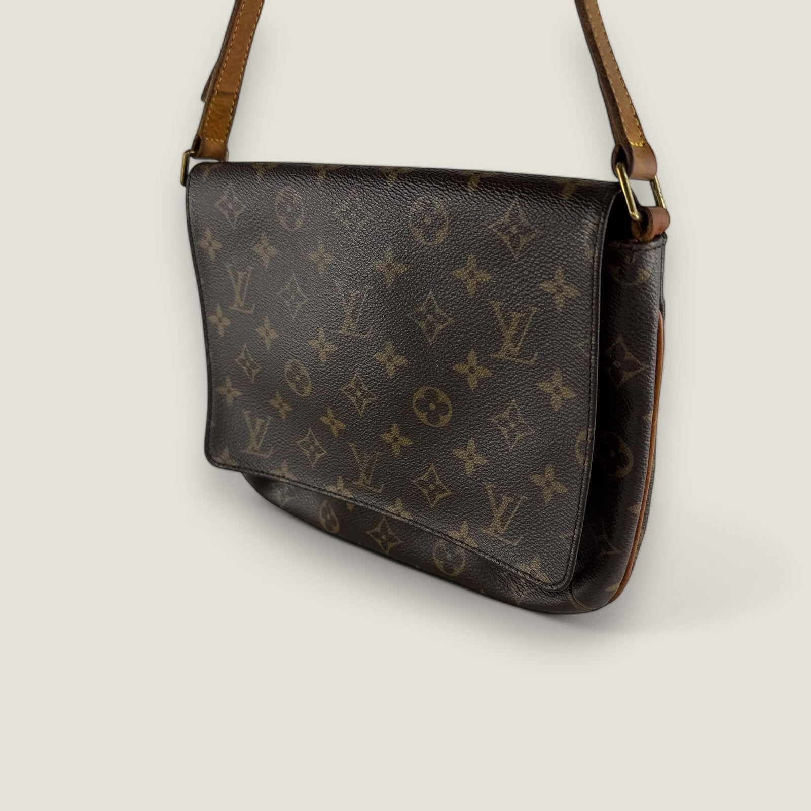 Authentic Louis Vuitton shoulder bag small model crossbody Entrupy